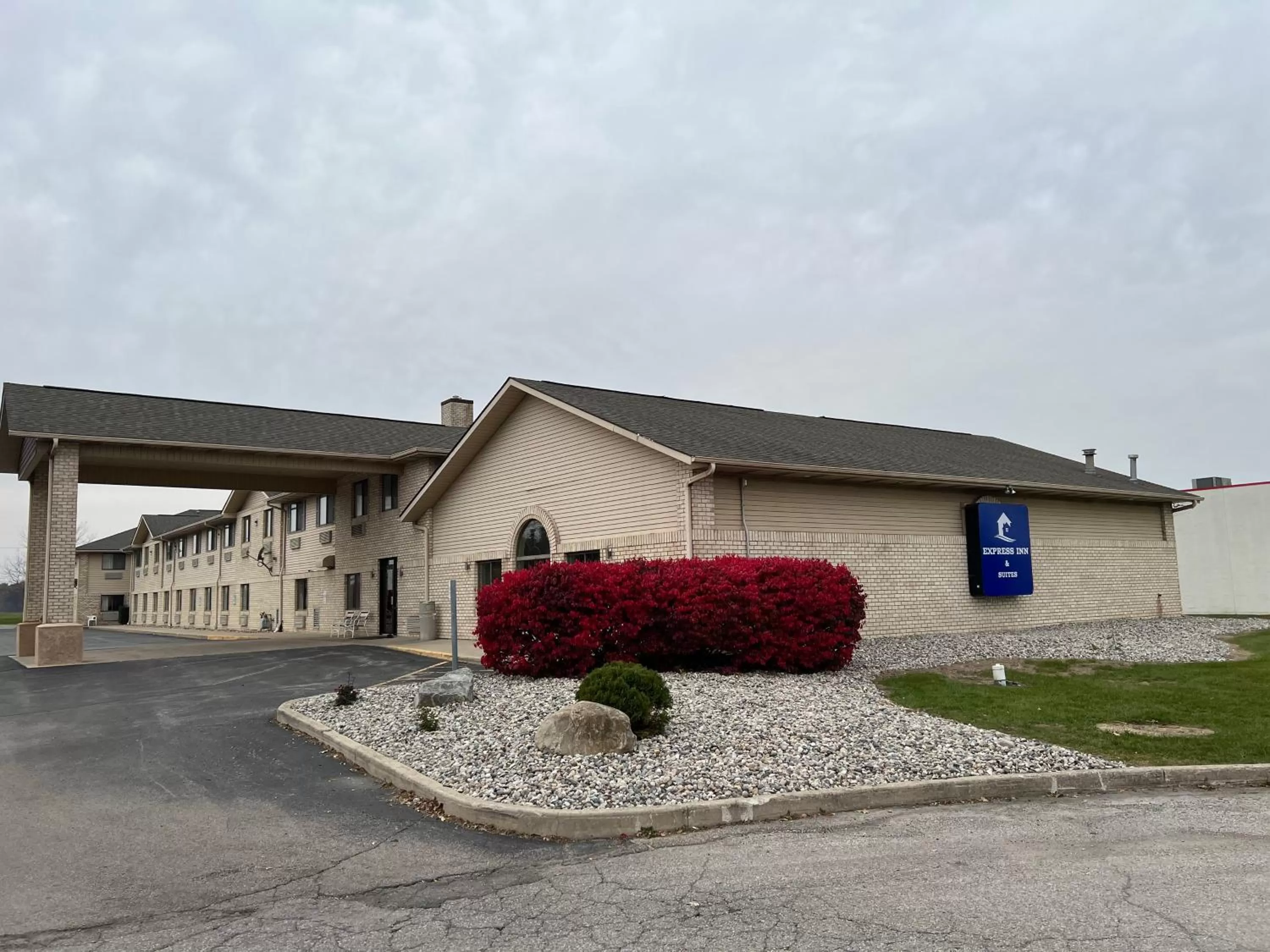 Property building in Express Inn & suites