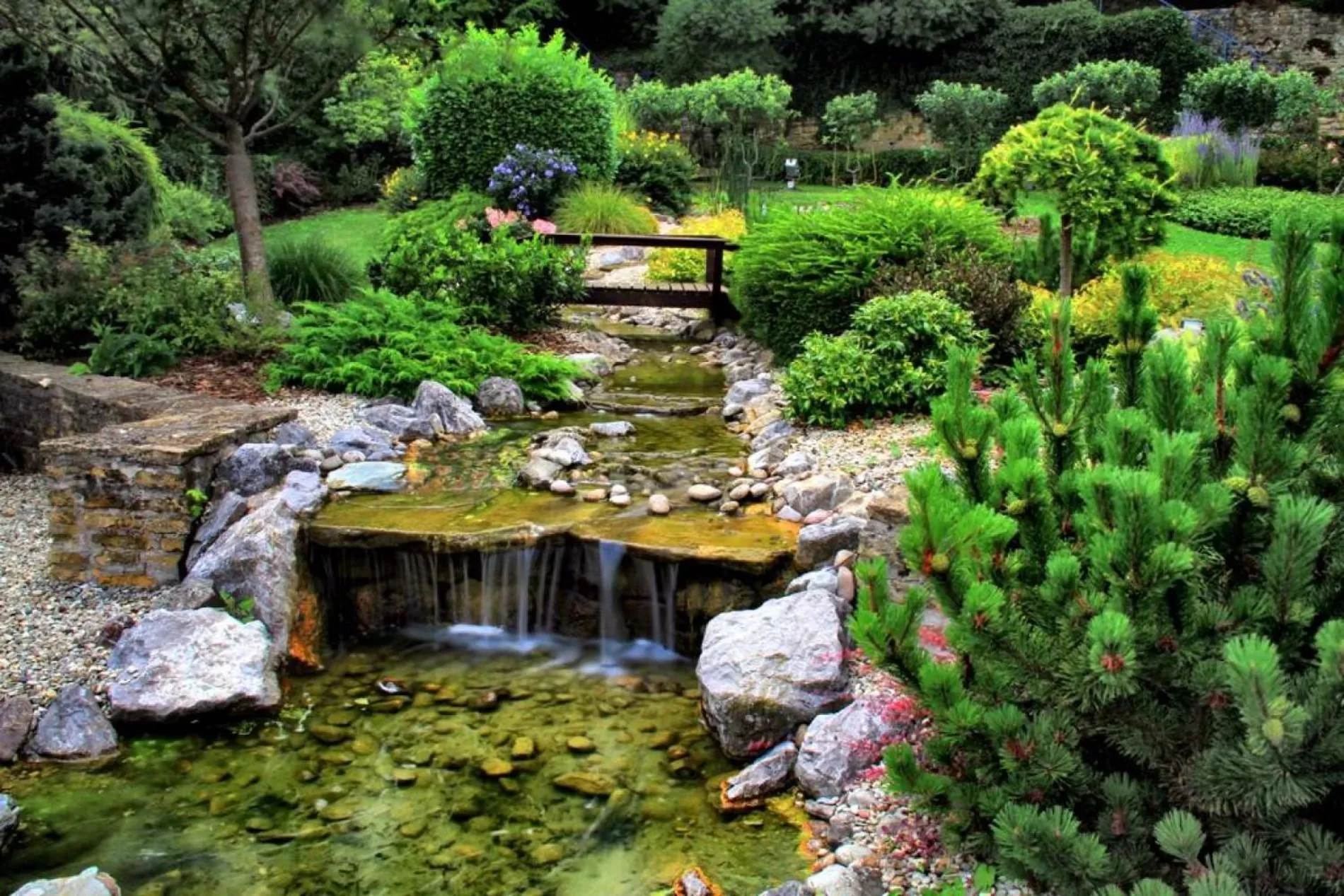 Garden in Hôtel Aster Restaurant Aux Arcades
