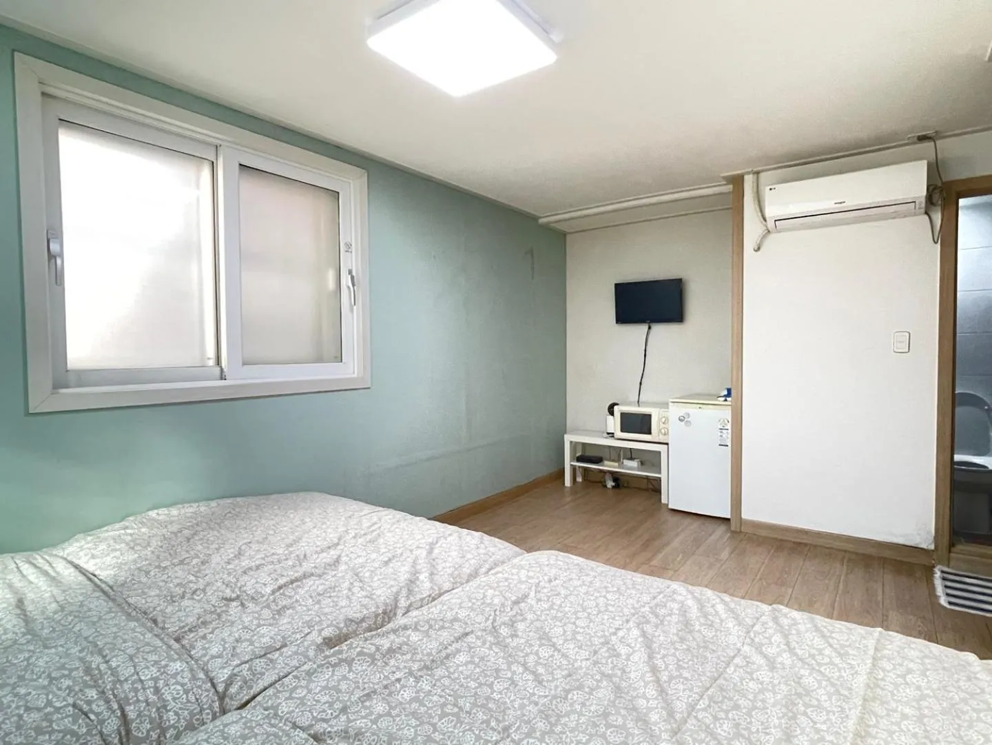 TV and multimedia, Bed in Twin Rabbit Guesthouse