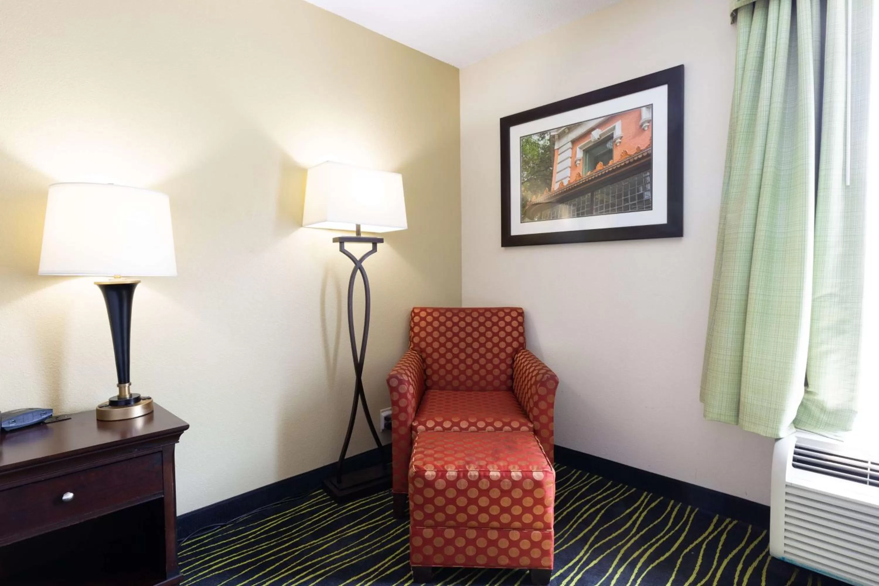Living room in Hampton Inn Columbia I-26/Harbison Blvd