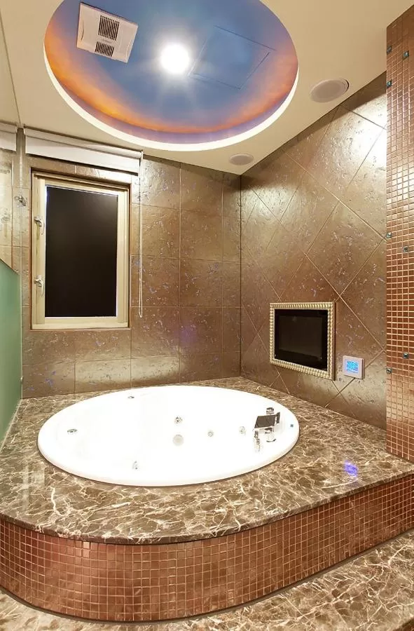 Bathroom in Discovery Motel - Yanping