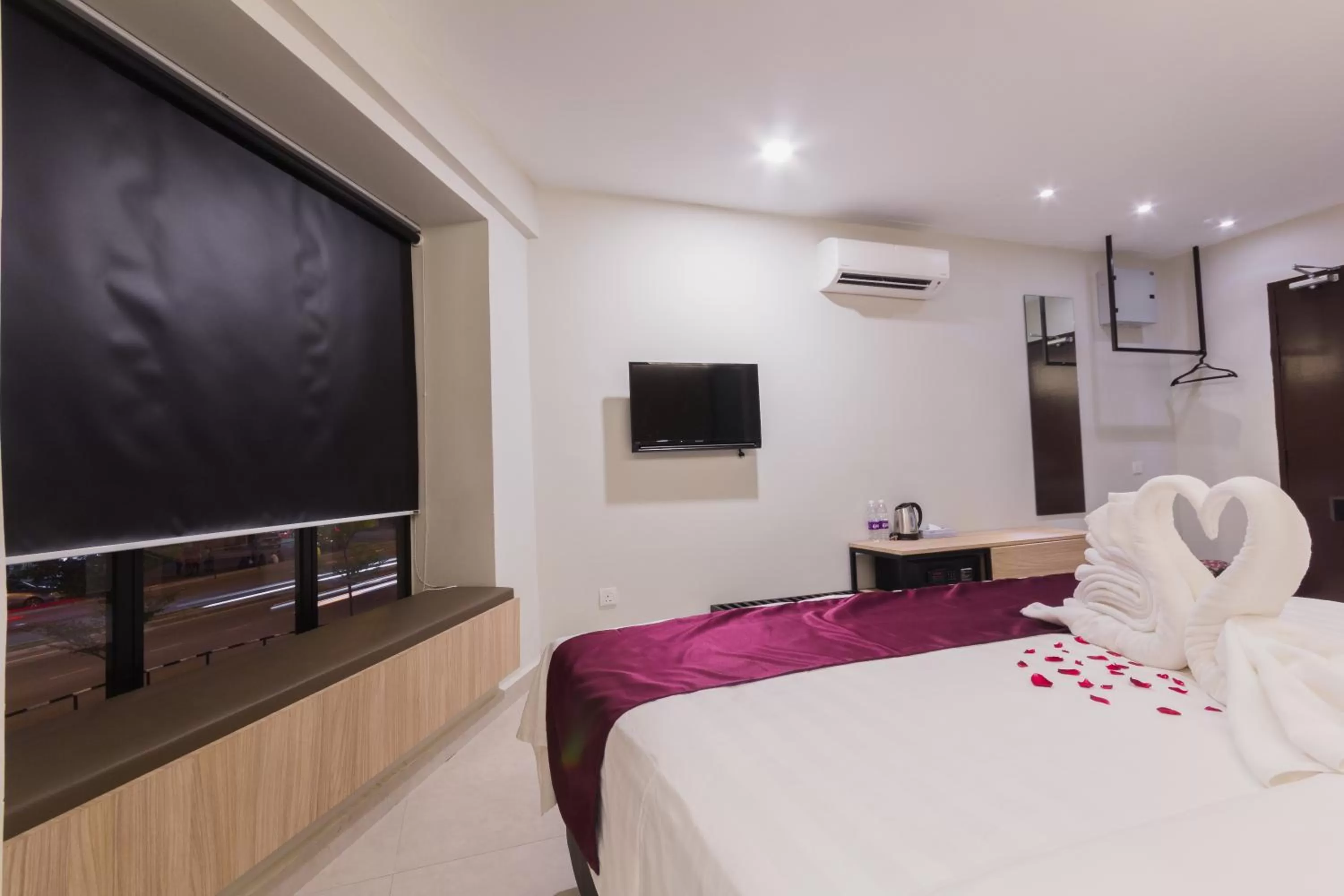 Photo of the whole room, Bed in GM Hotel Kuantan