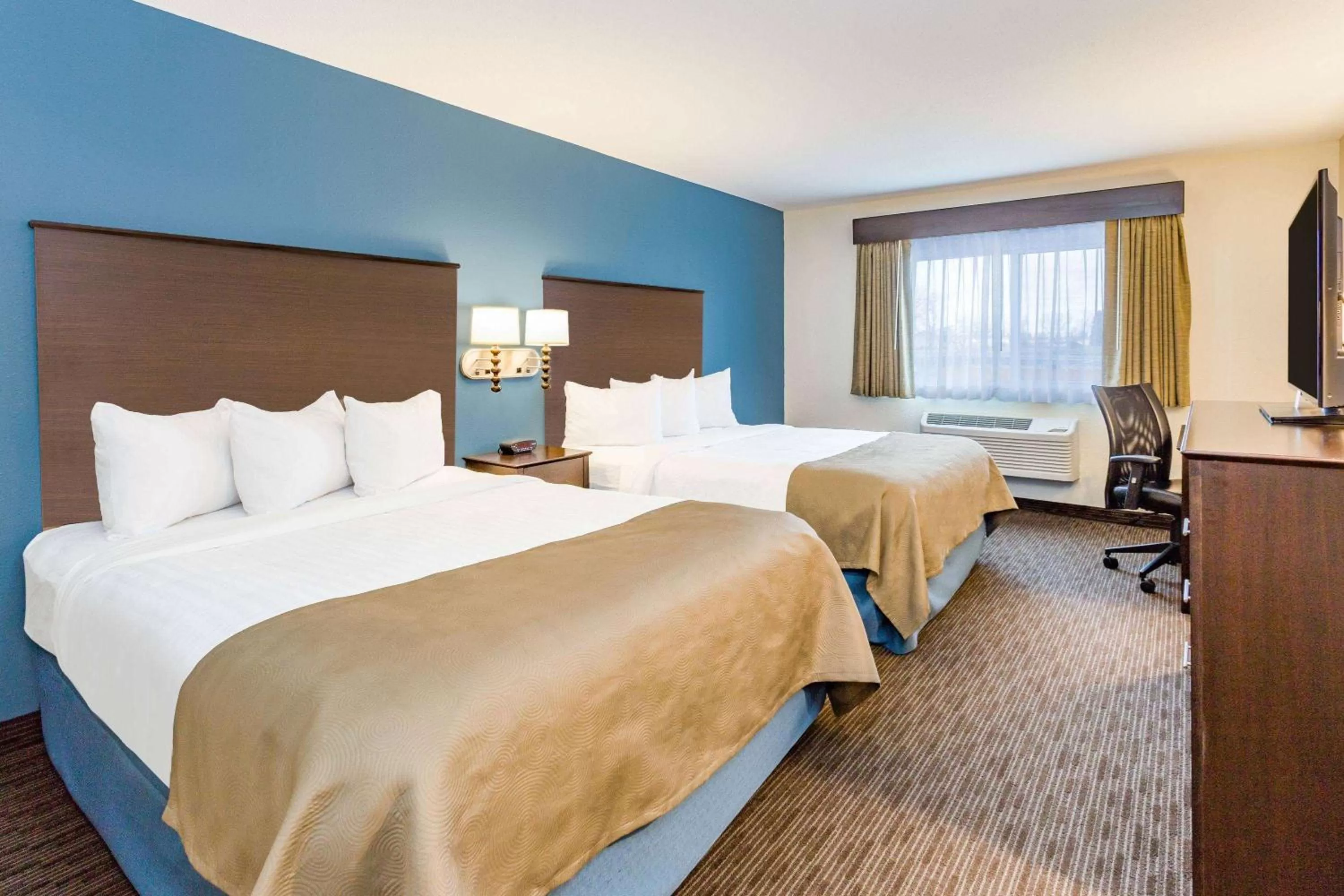 Photo of the whole room, Bed in AmericInn by Wyndham Sleepy Eye