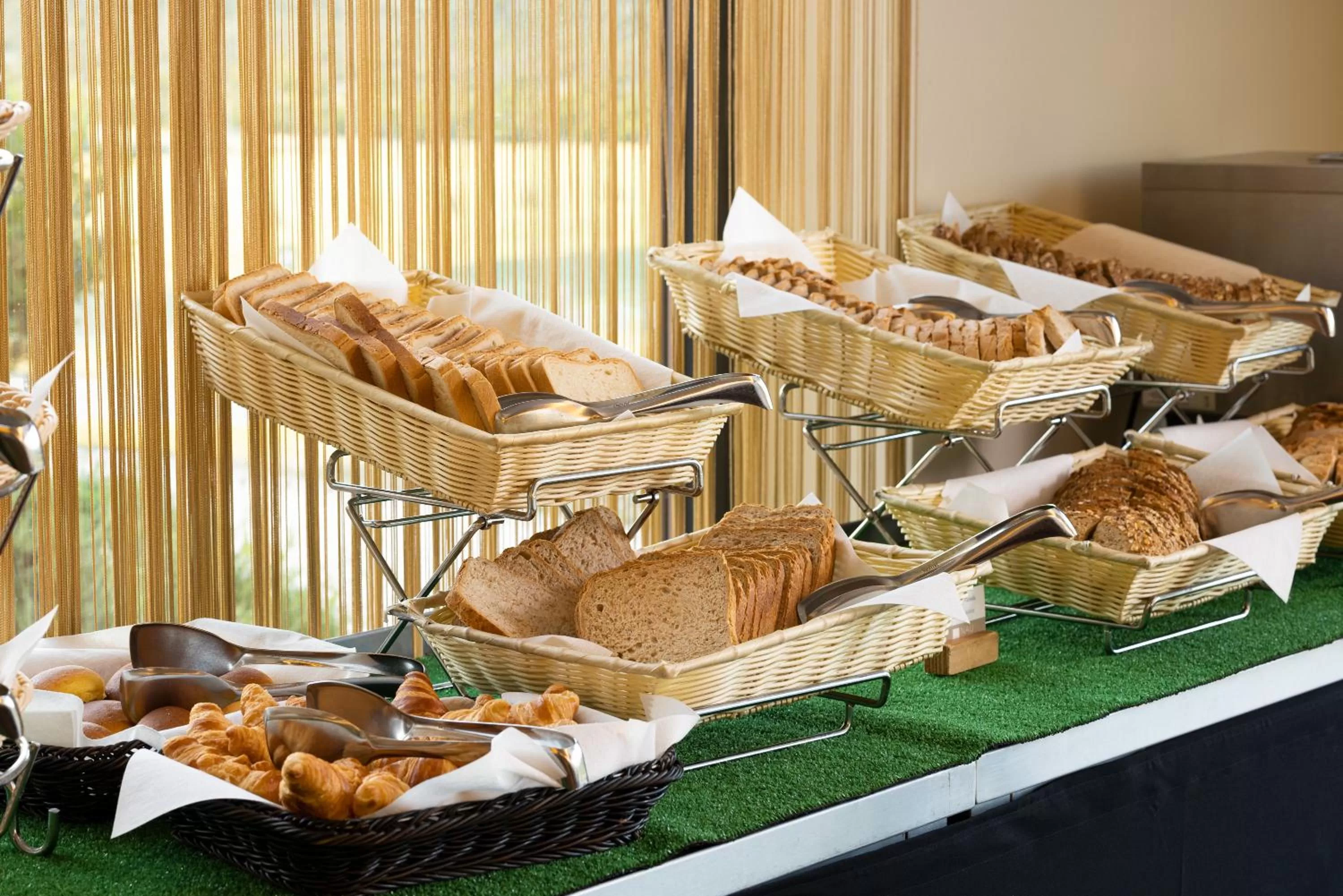 Buffet breakfast in NAU Morgado Golf & Country Club