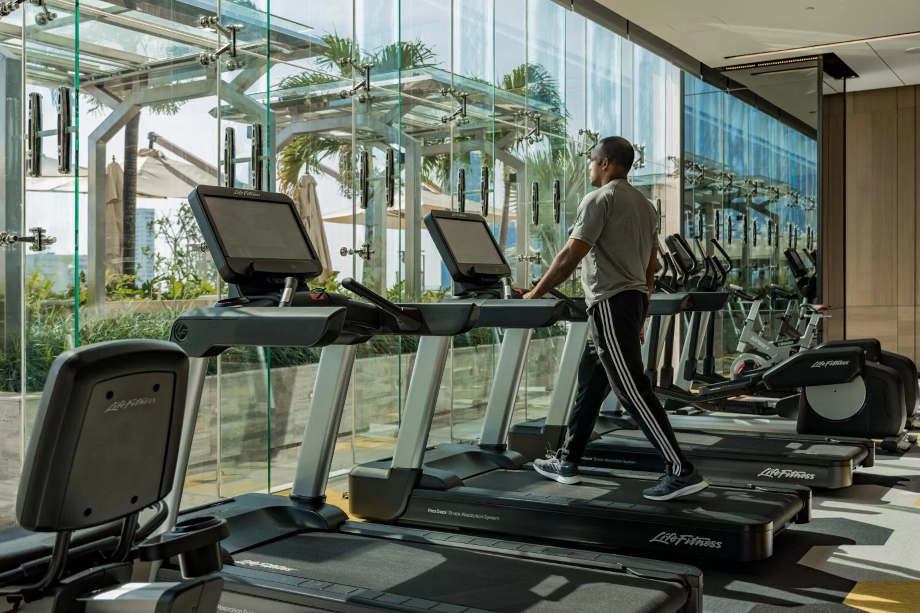 Fitness centre/facilities in Courtyard by Marriott Colombo