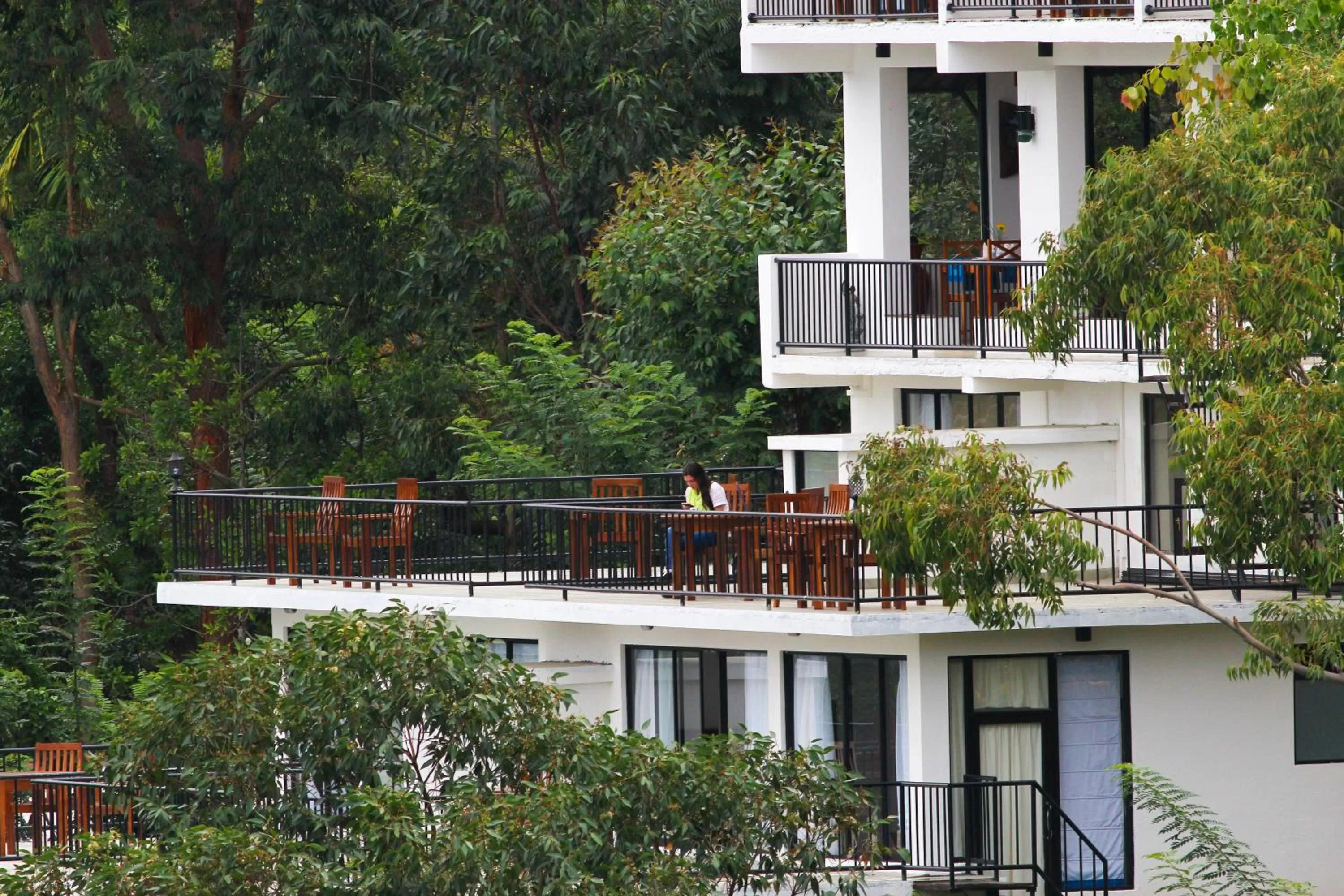 Facade/entrance, Property Building in Mountain Heavens