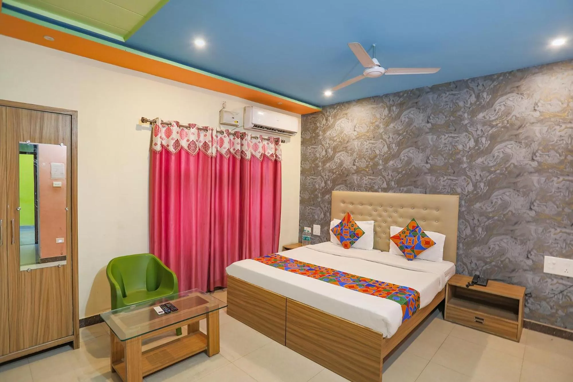 Library, Bed in FabHotel Kriti Green - Hanuman Mandir, Lathia