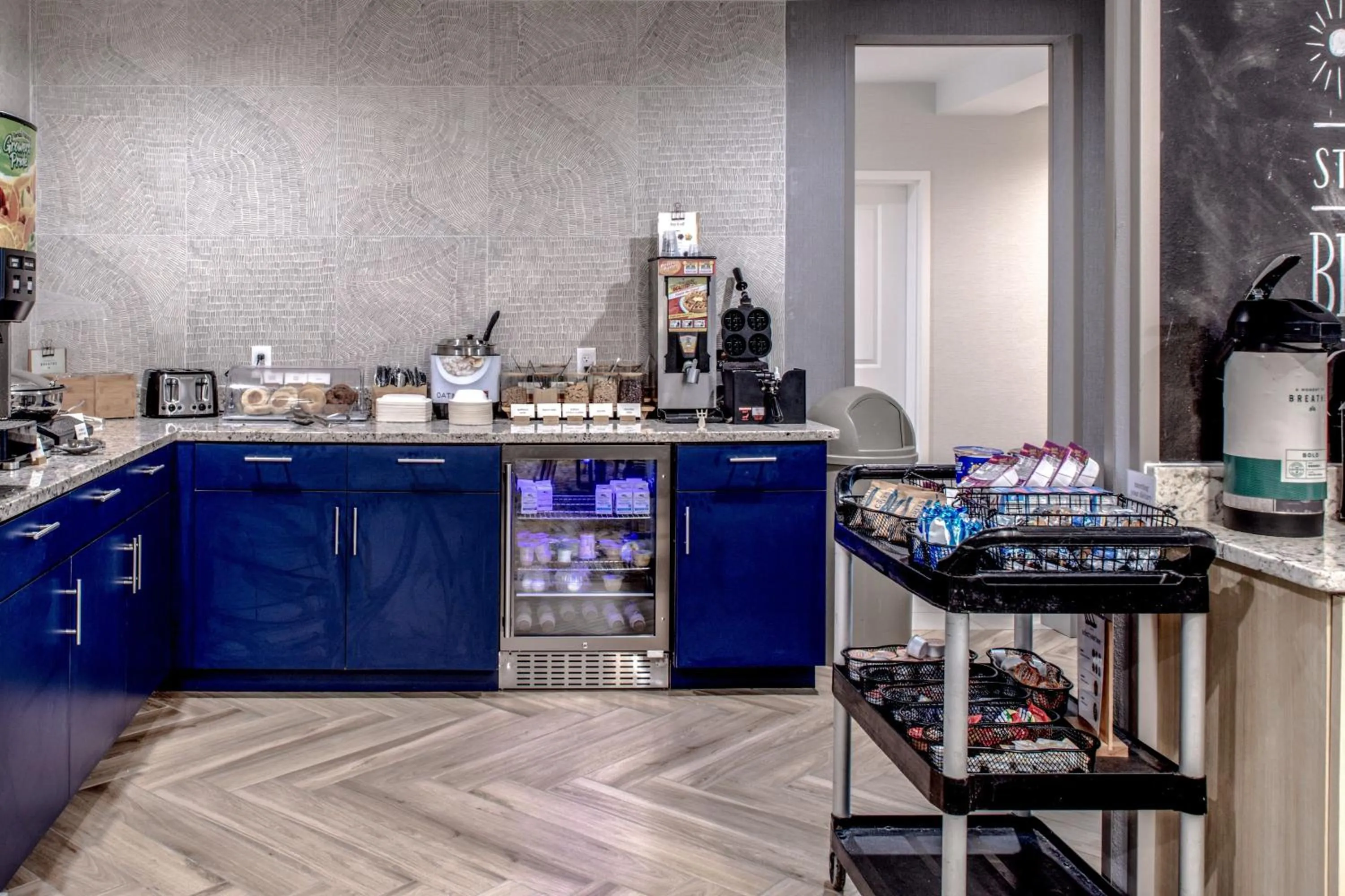 Breakfast in TownePlace Suites by Marriott Savannah Airport