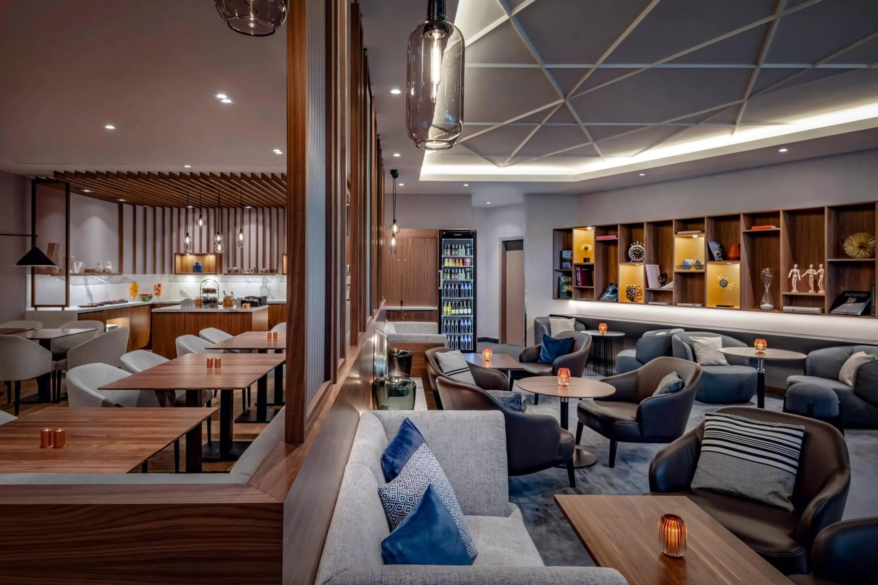 Lounge or bar in Zurich Marriott Hotel