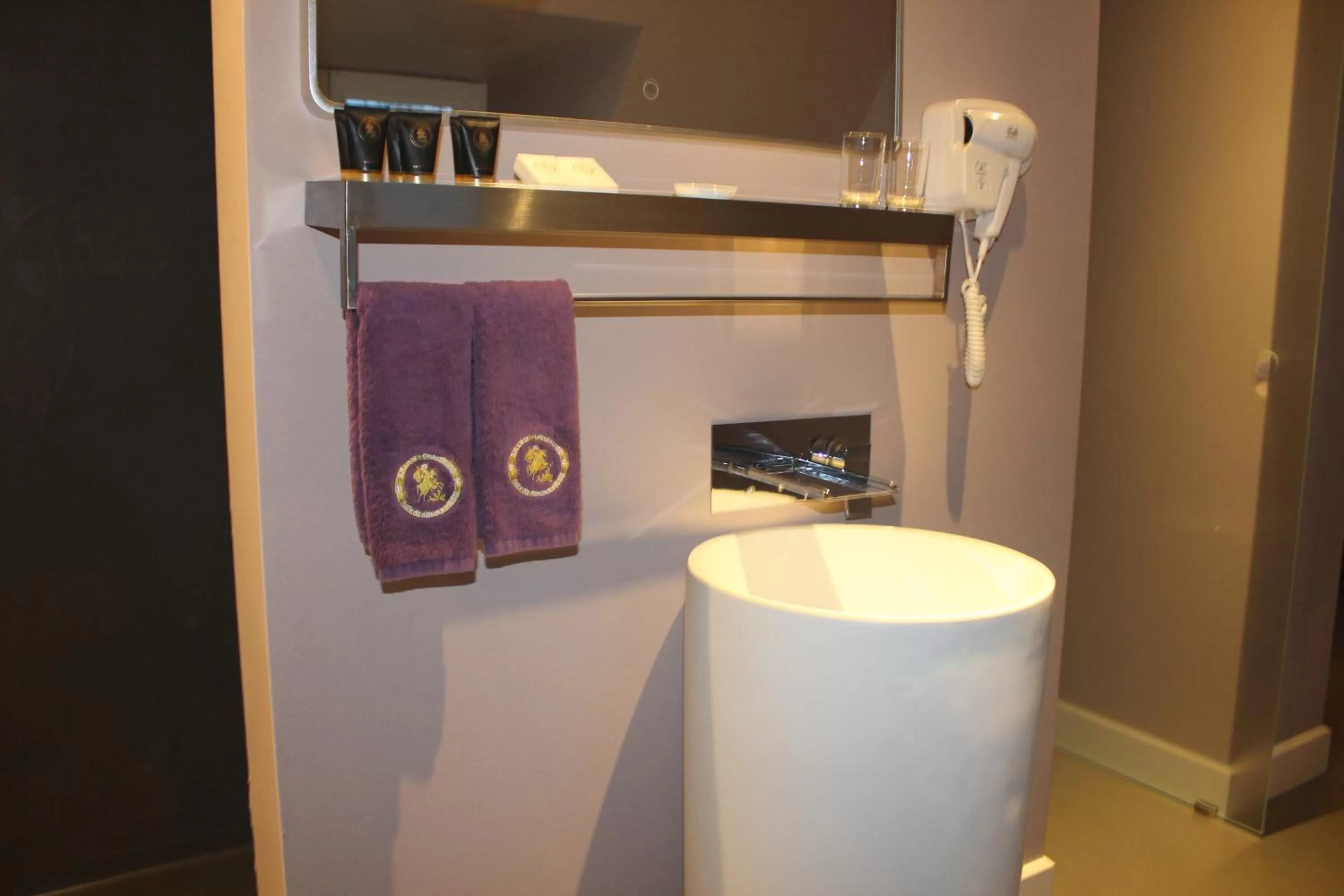 Bathroom in B&B Saint-Georges -Located in the city centre of Bruges-