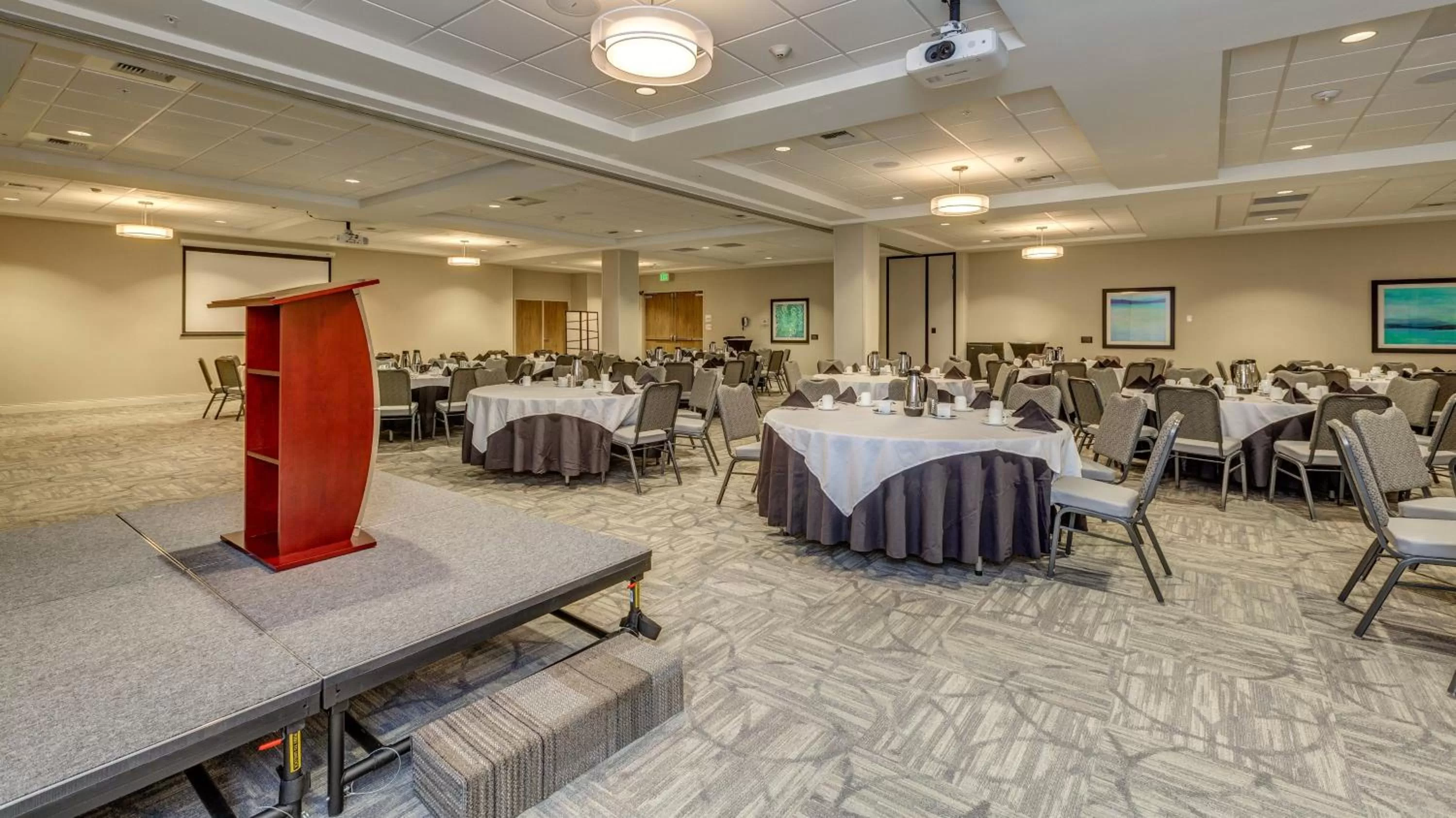 Meeting/conference room in Holiday Inn & Suites Bellingham by IHG