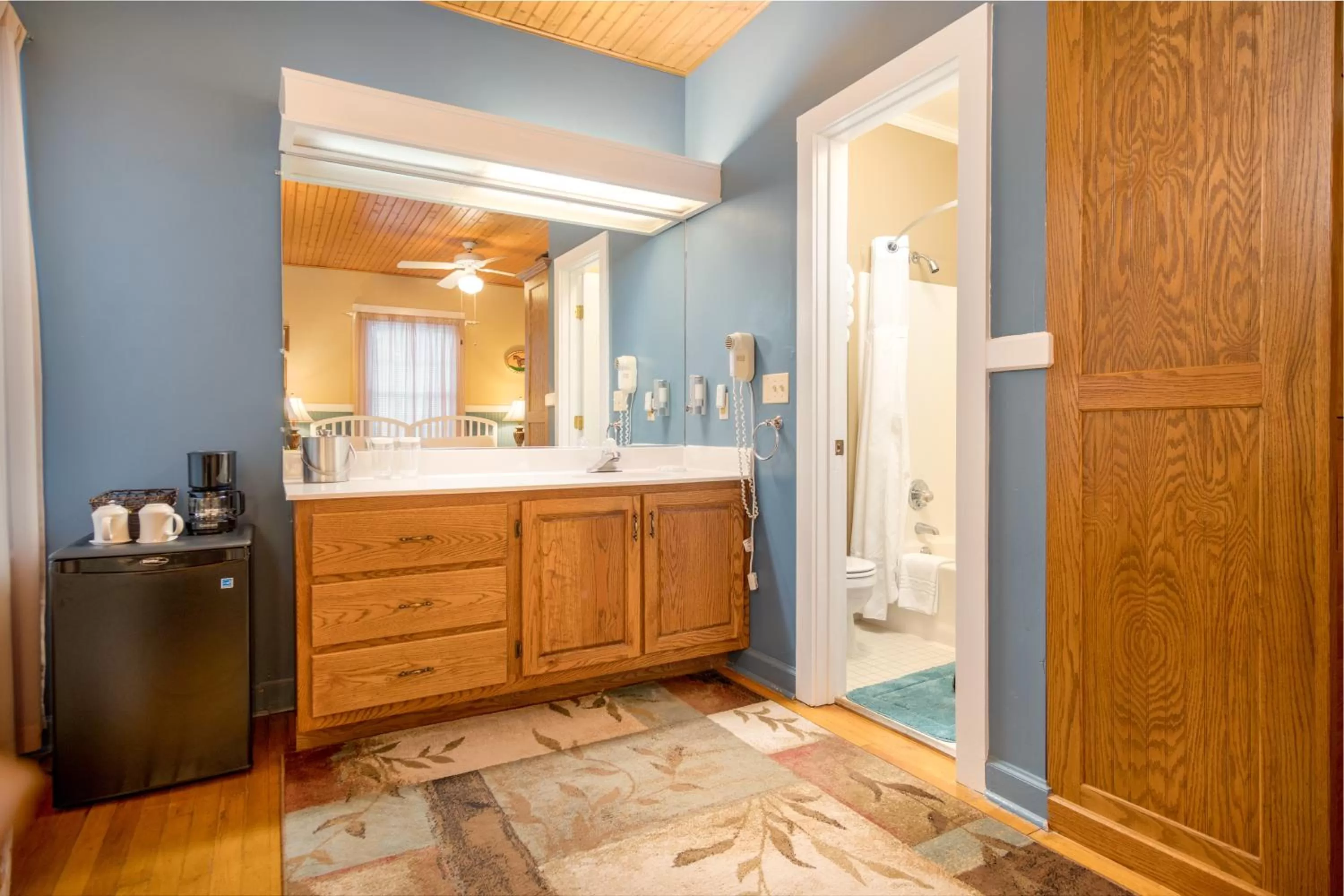 Bathroom in Highland Lake Inn & Resort - Flat Rock