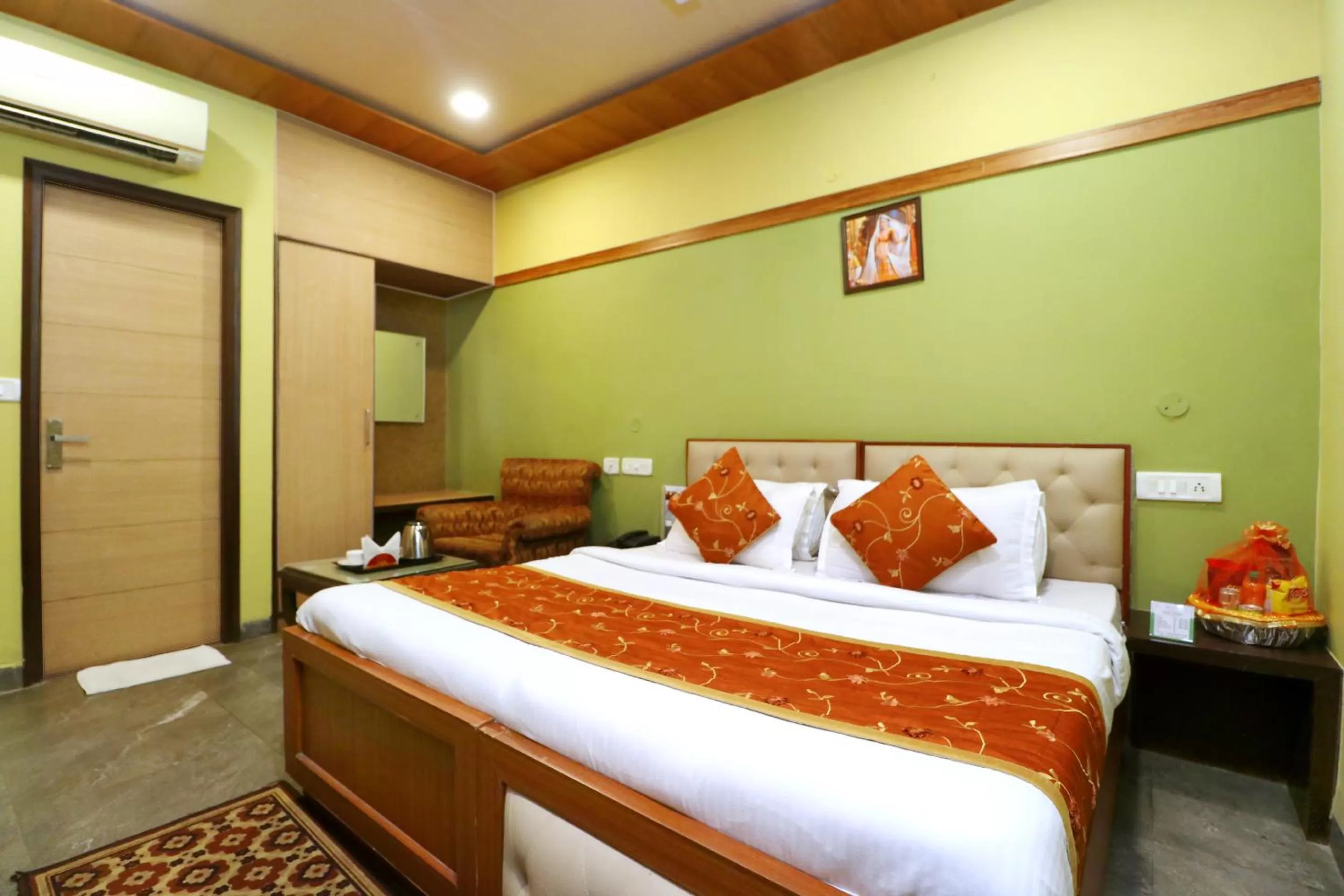 Bed in Hotel Seven- Center of City Chandigarh