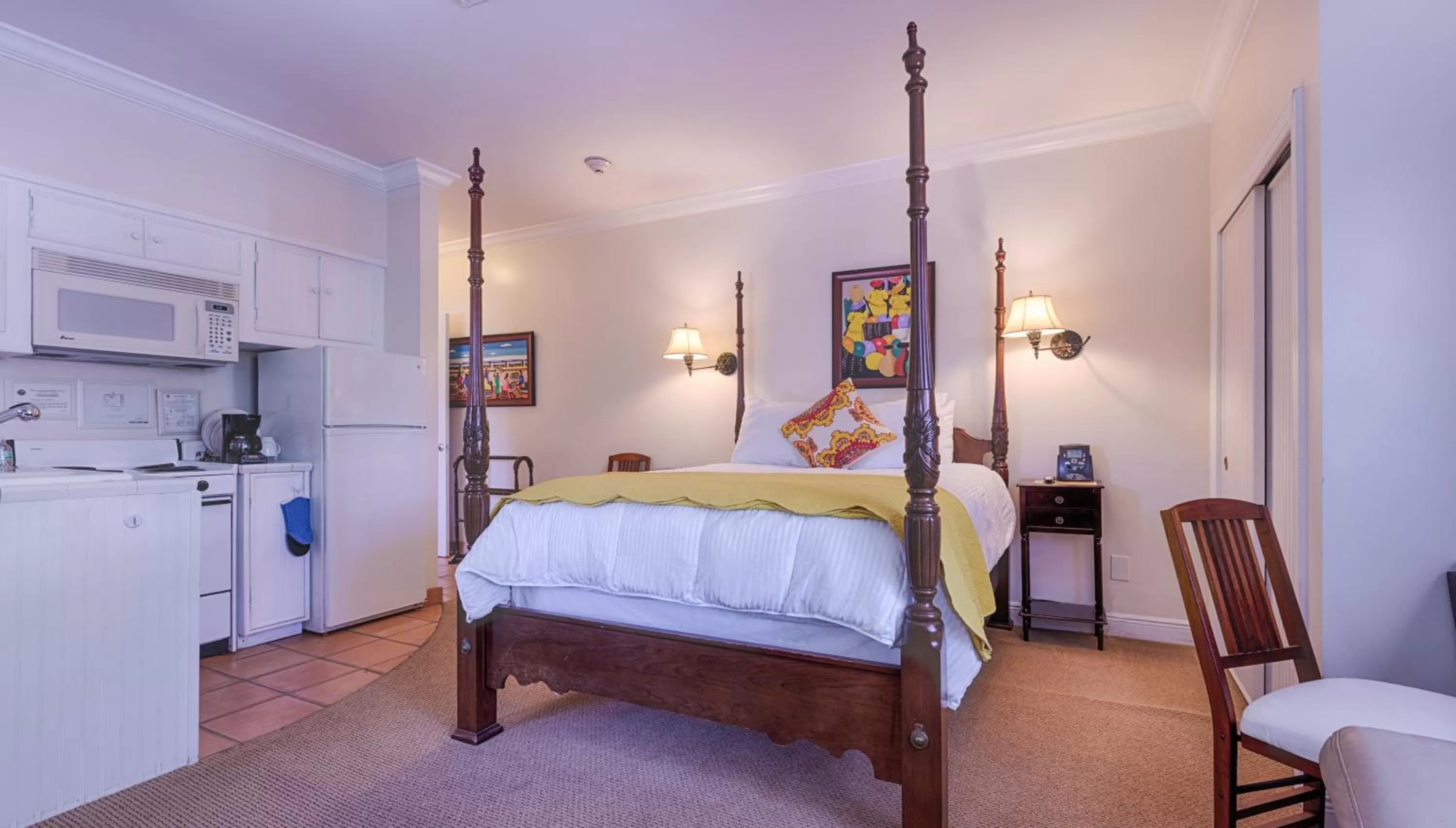 Bedroom, Bed in The Caribbean Court Boutique Hotel