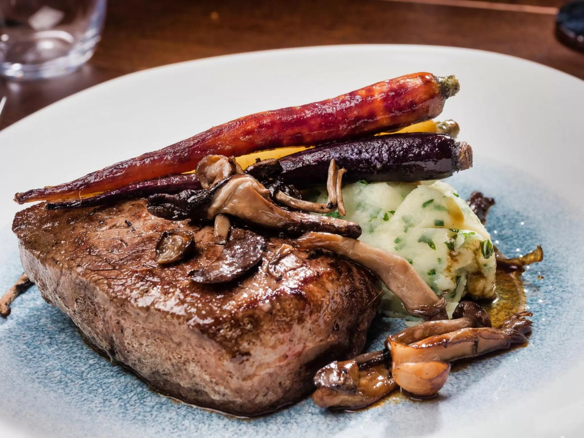 Food and drinks in The Feathers Hotel