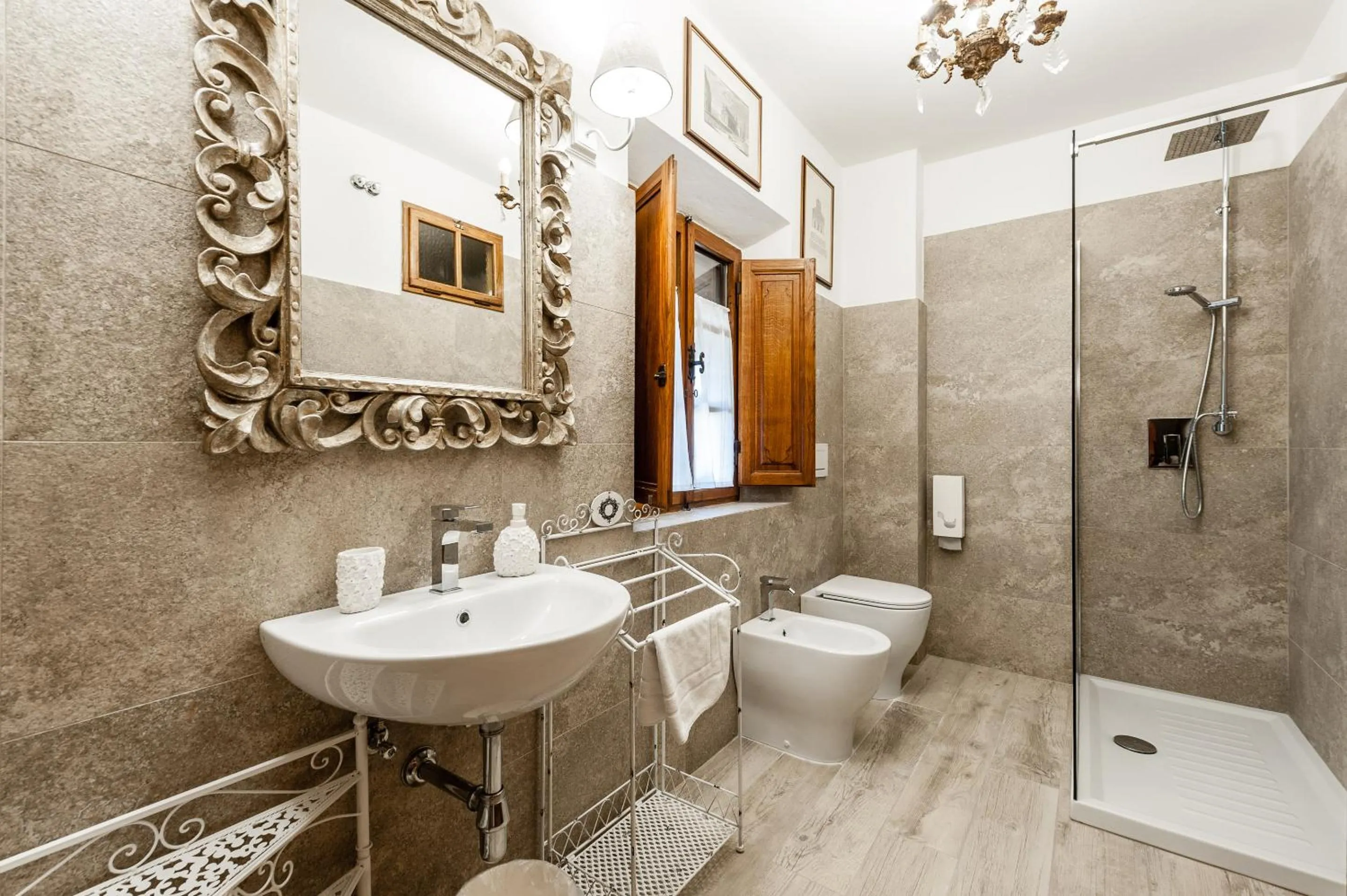 Shower in Giardino della Pieve Relais- Adult Only