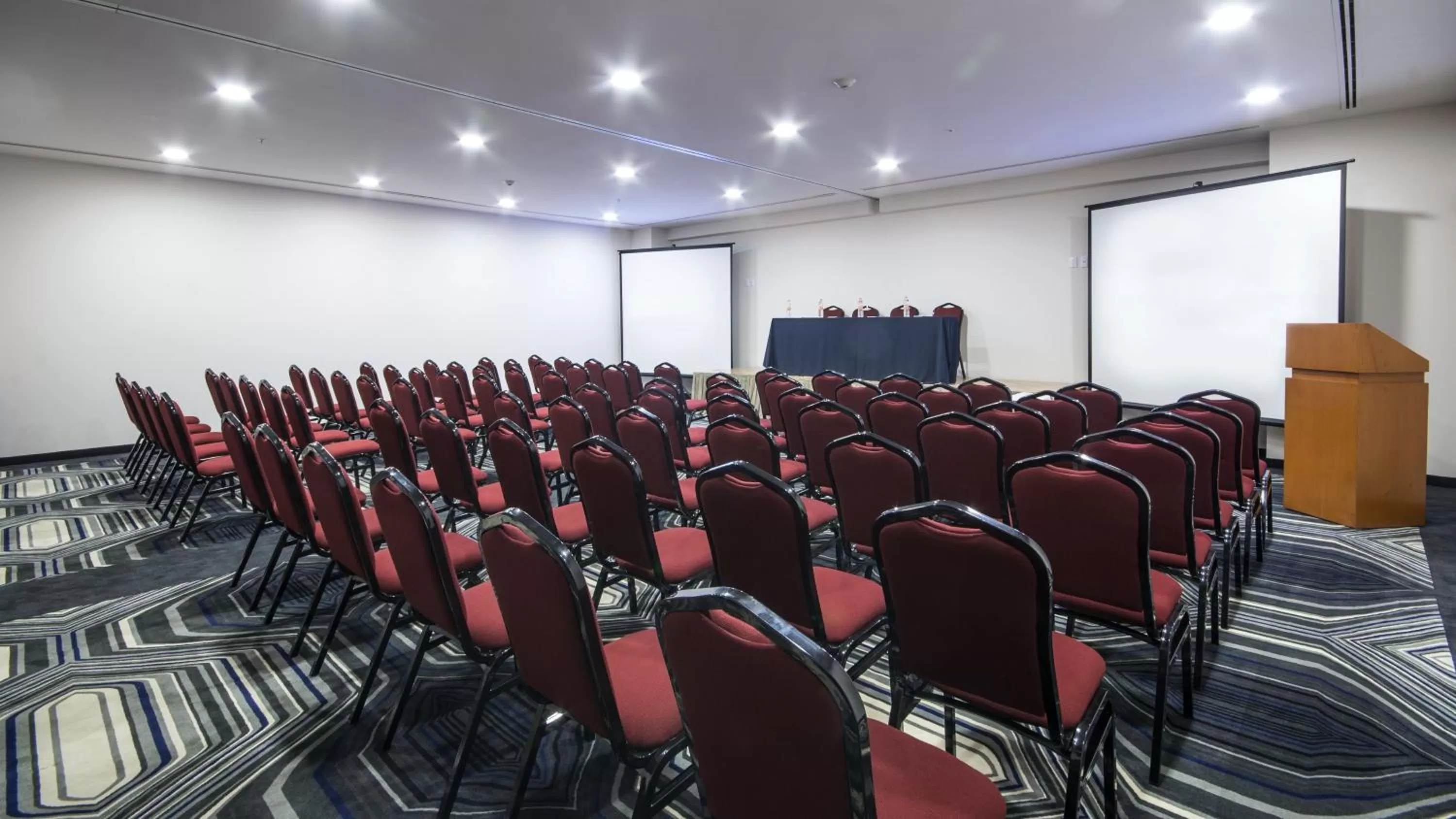 Meeting/conference room in Holiday Inn Express Mexico- Toreo by IHG