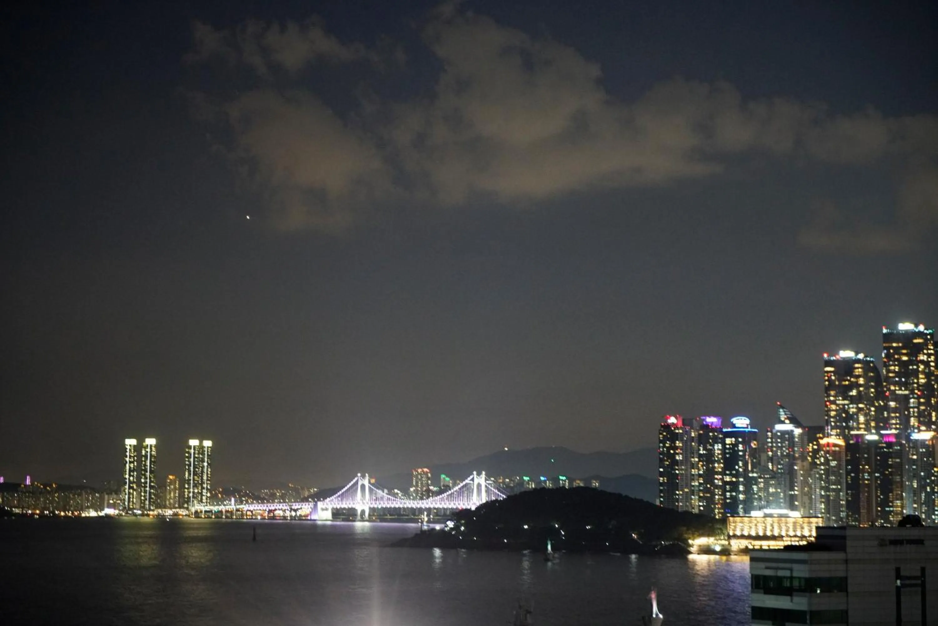 Mipo Oceanside Hotel