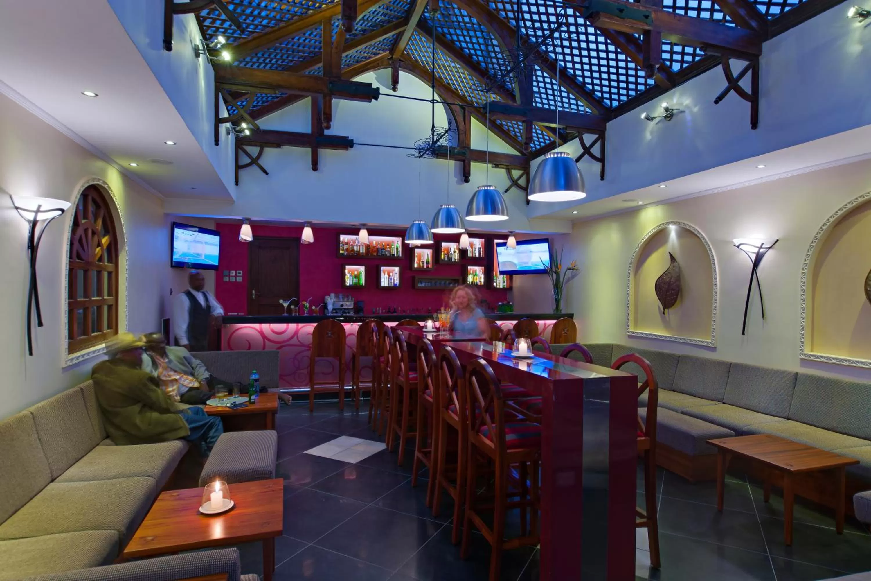 Lounge or bar in The Heron By Sarovar Portico India