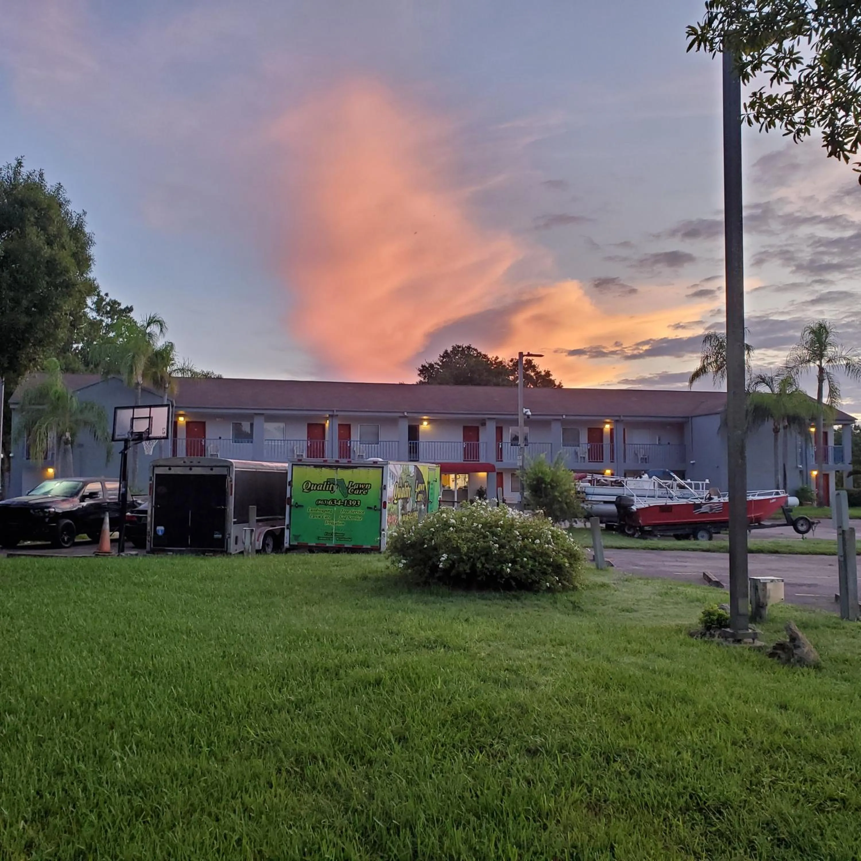 Property building in Lakeview Inn & Suites Okeechobee