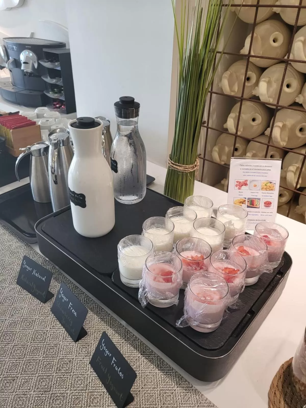 Buffet breakfast in Hotel Boutique Balandret