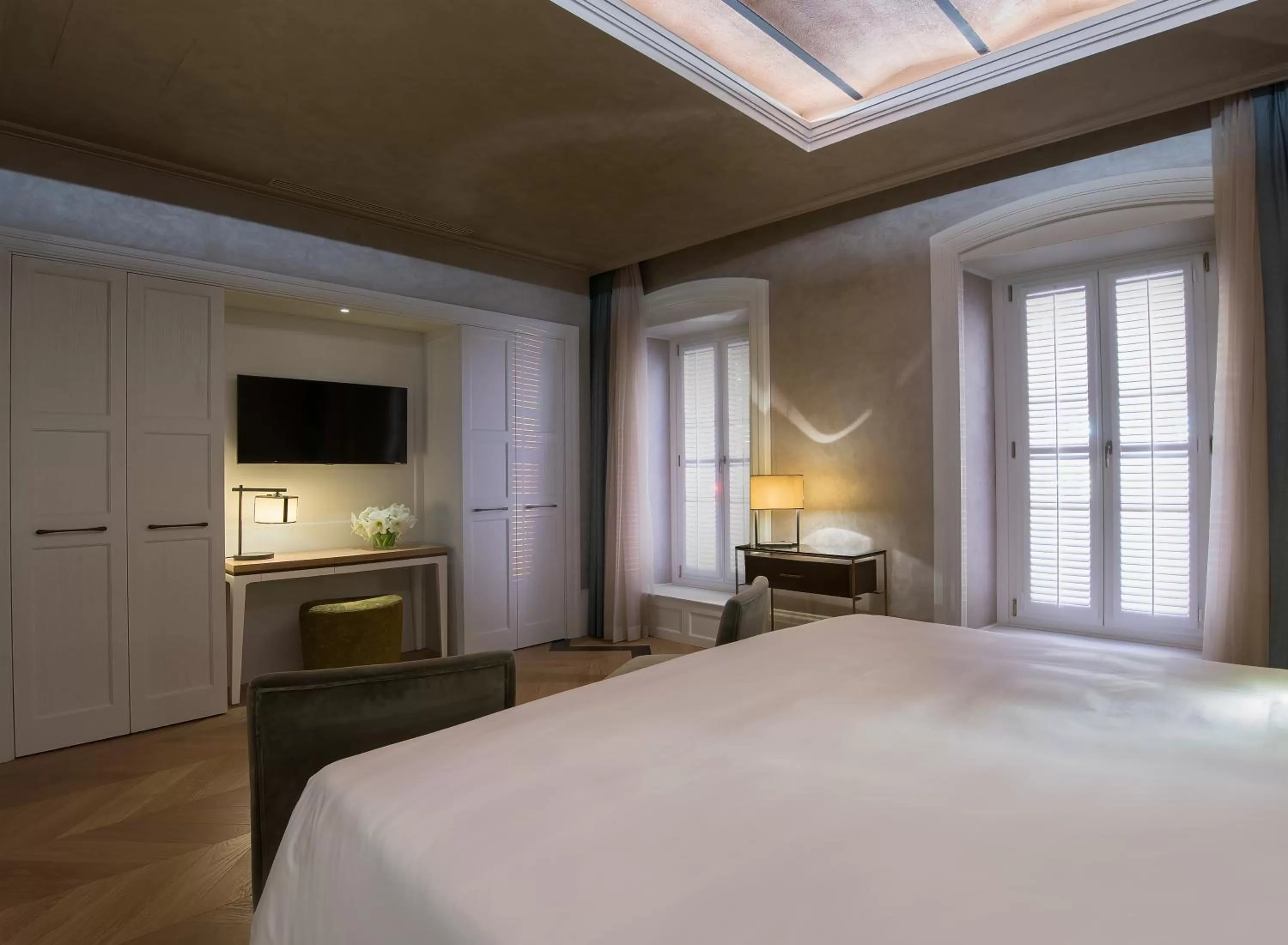 Bedroom, Bed in 10 Karakoy