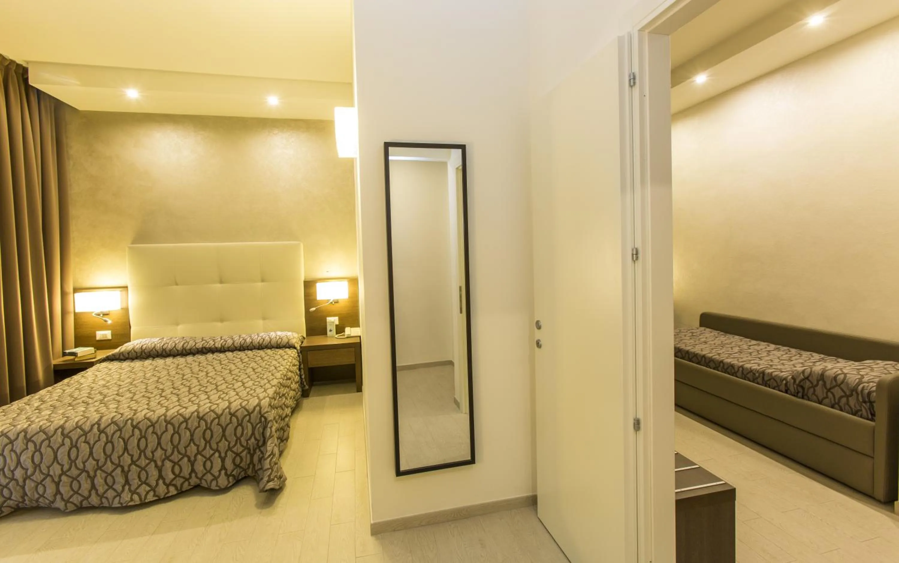 TV and multimedia in Hotel Touring