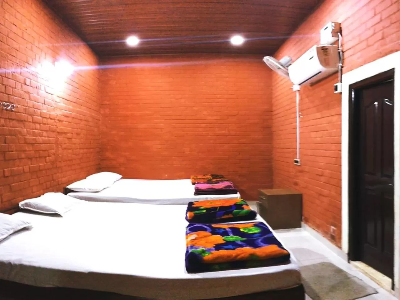 Bedroom, Bed in CS County Resort