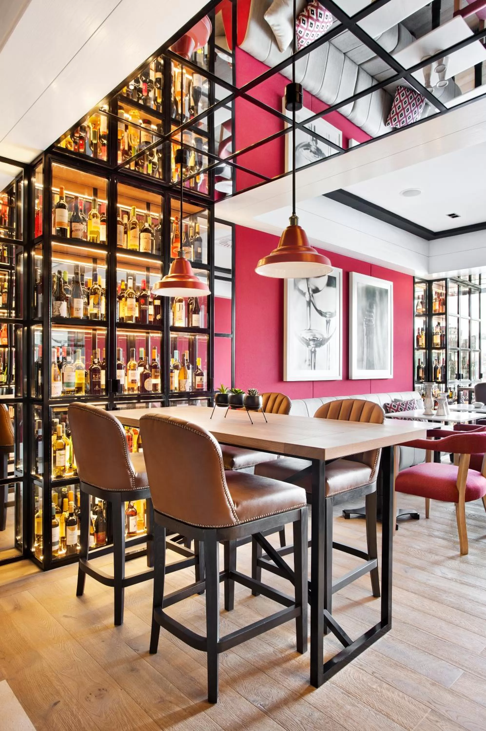 Lounge or bar in Vincci Ponte de Ferro