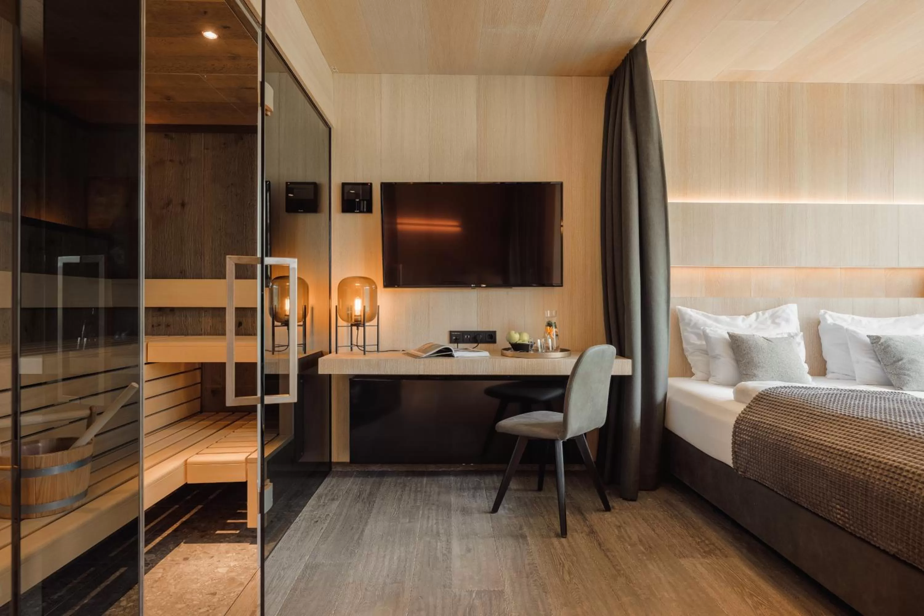 Sauna, Bed in Alpenhotel Kitzbühel am Schwarzsee - 4 Sterne Superior