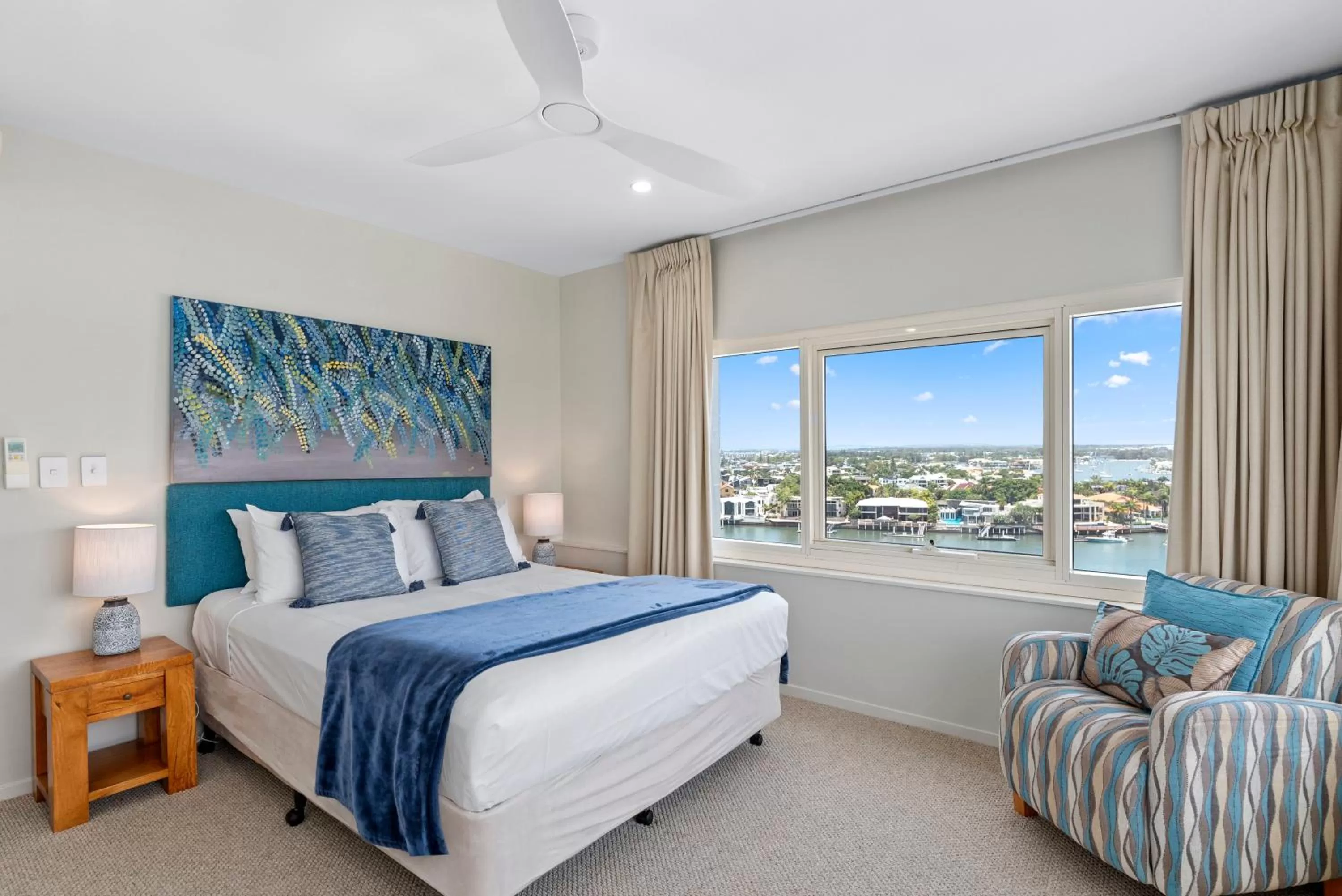 Bedroom, Bed in 84 The Spit Holiday Apartments