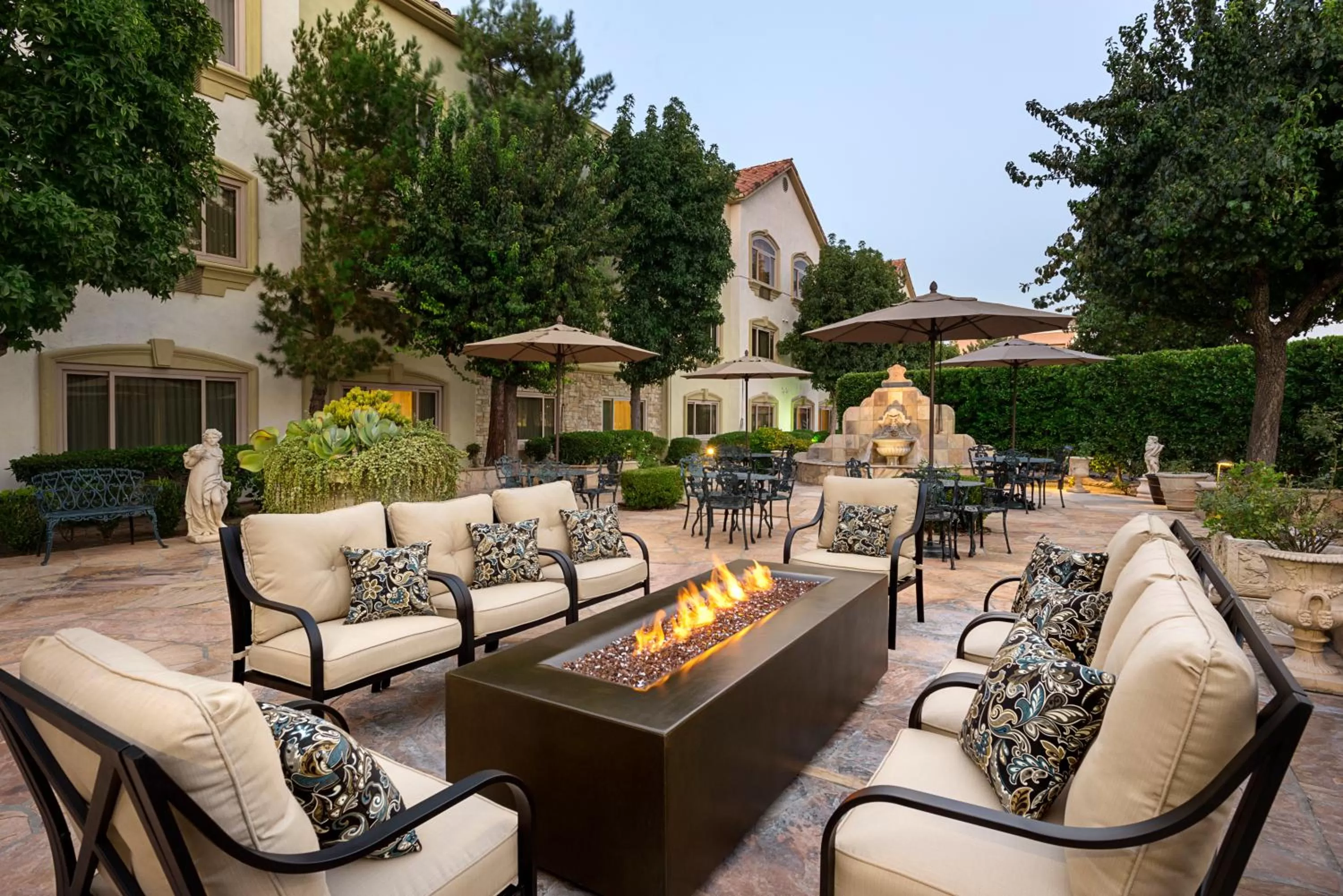 Garden in Ayres Suites Ontario at the Mills Mall - Rancho Cucamonga