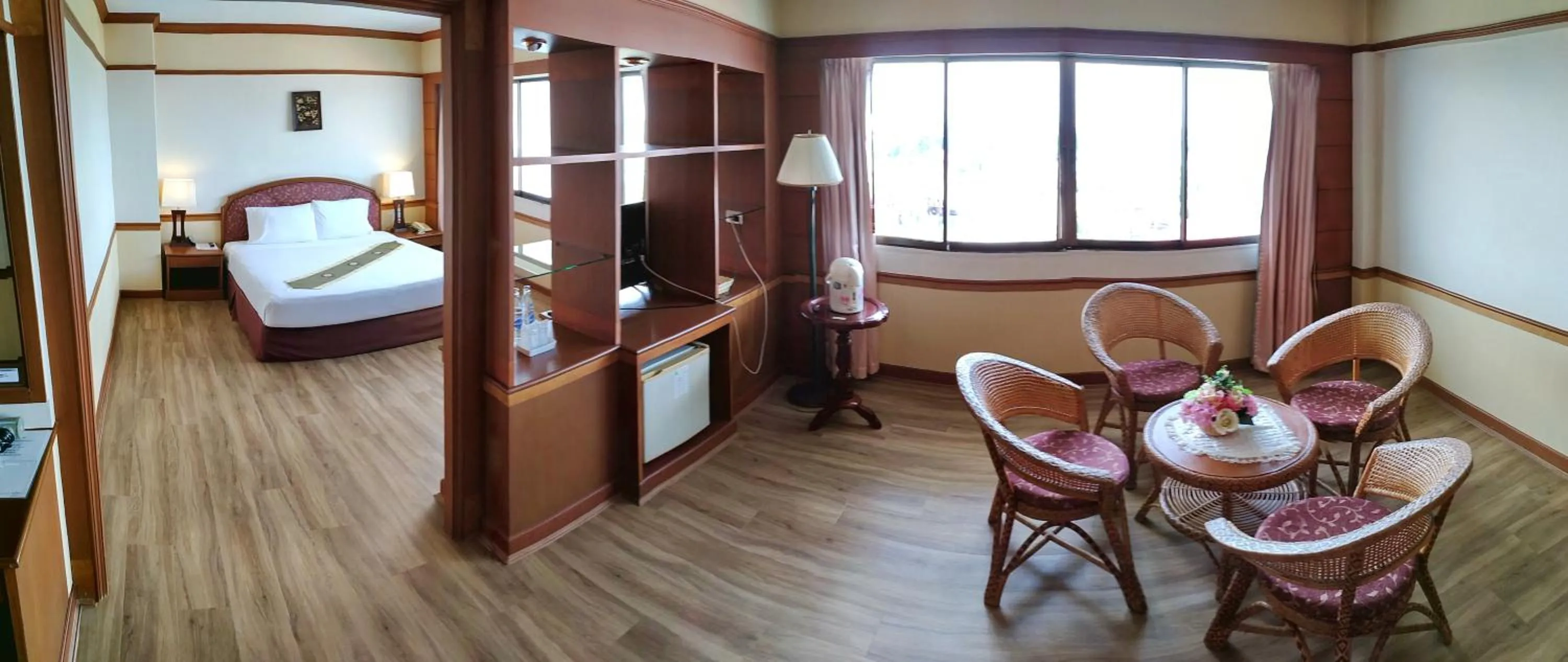 Photo of the whole room in Grand Park Hotel