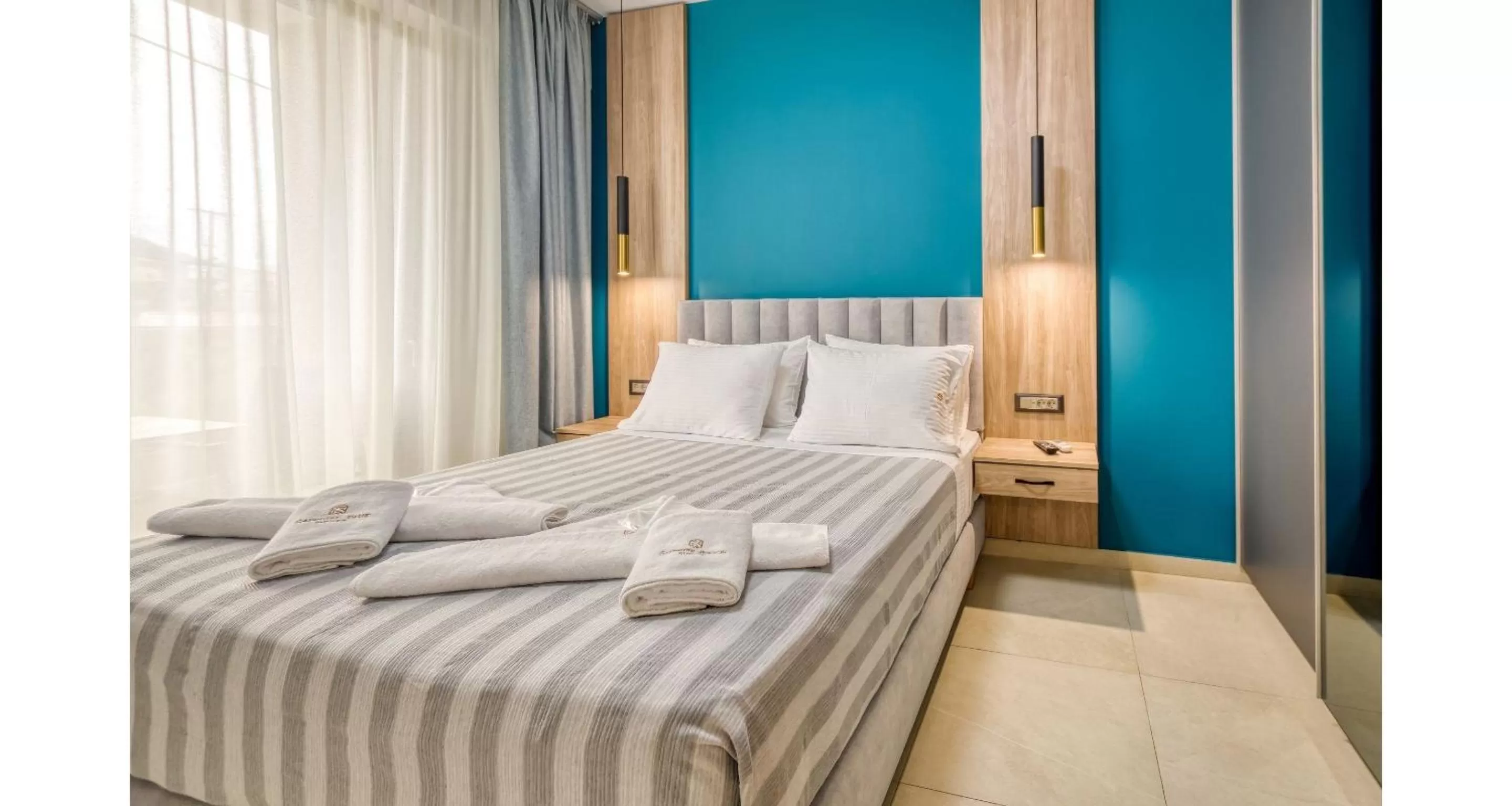 Bedroom, Bed in Sapphire Horizon Suites