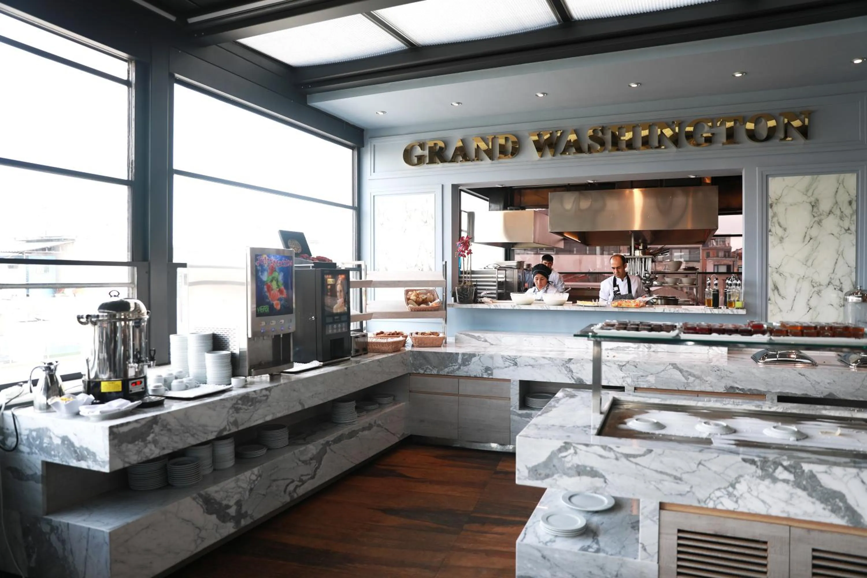 Meals in Grand Washington Hotel