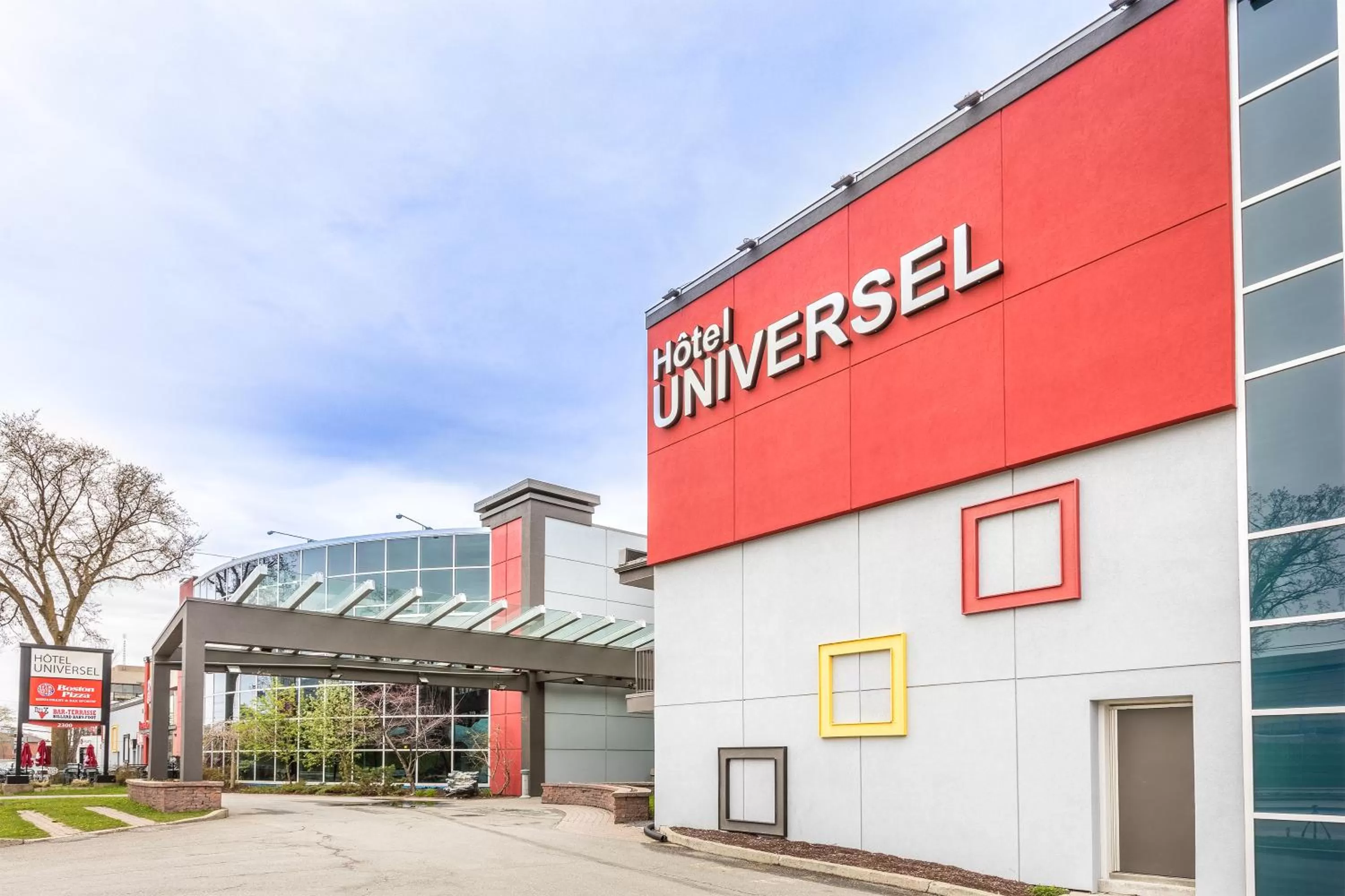 Property building in Hotel Universel