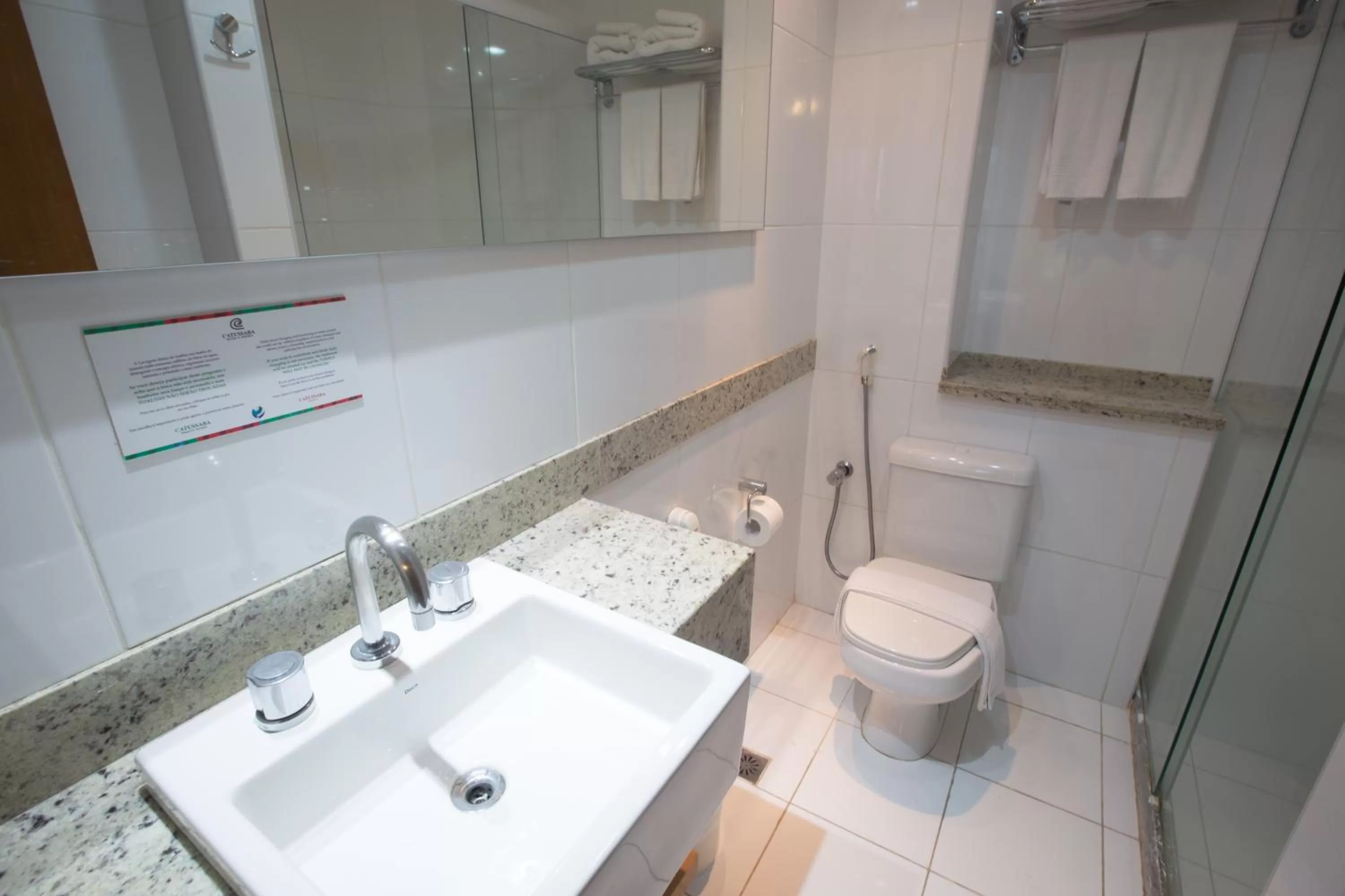 Bathroom in Catussaba Business Hotel