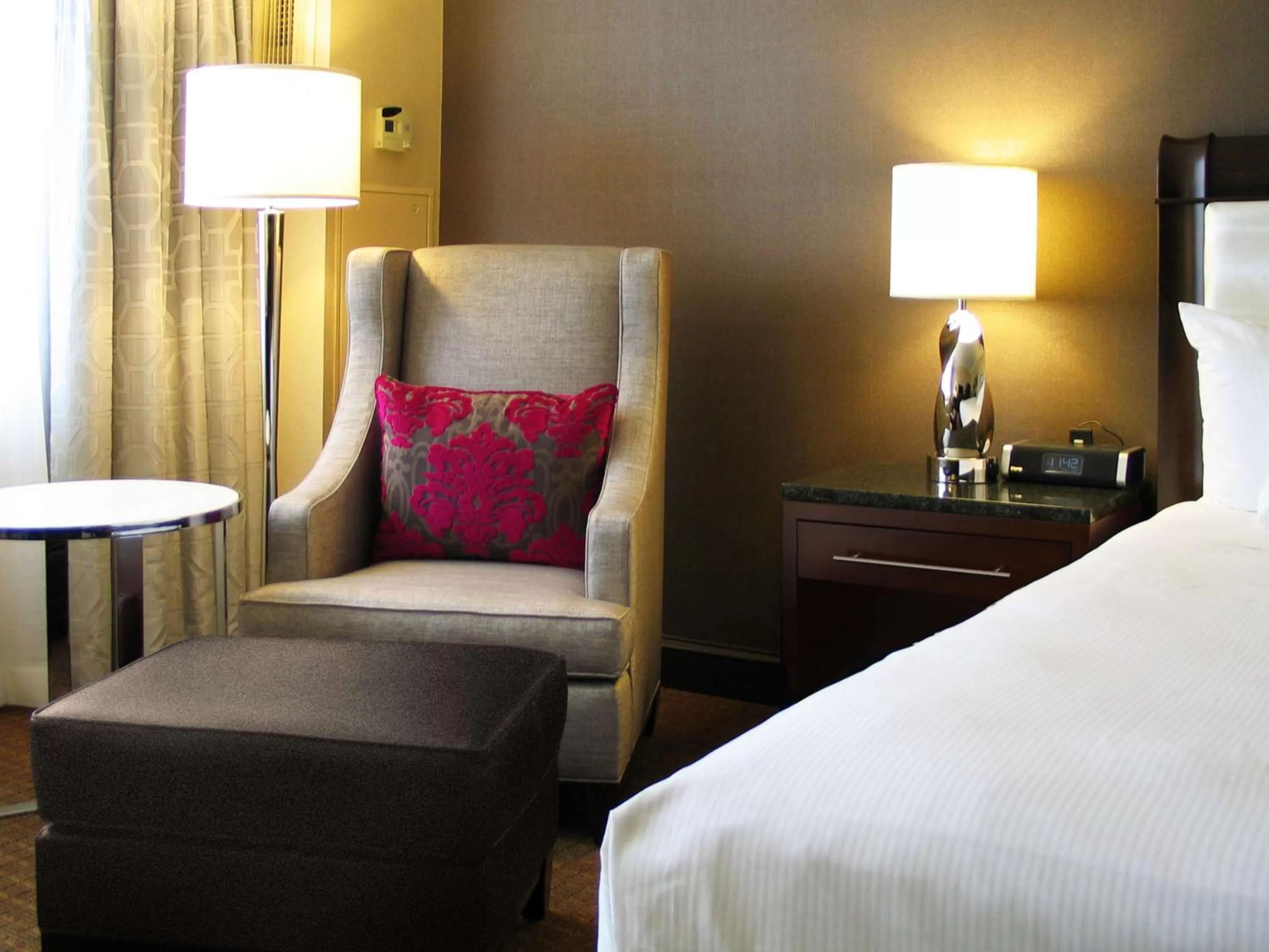 Living room, Bed in Hilton Minneapolis