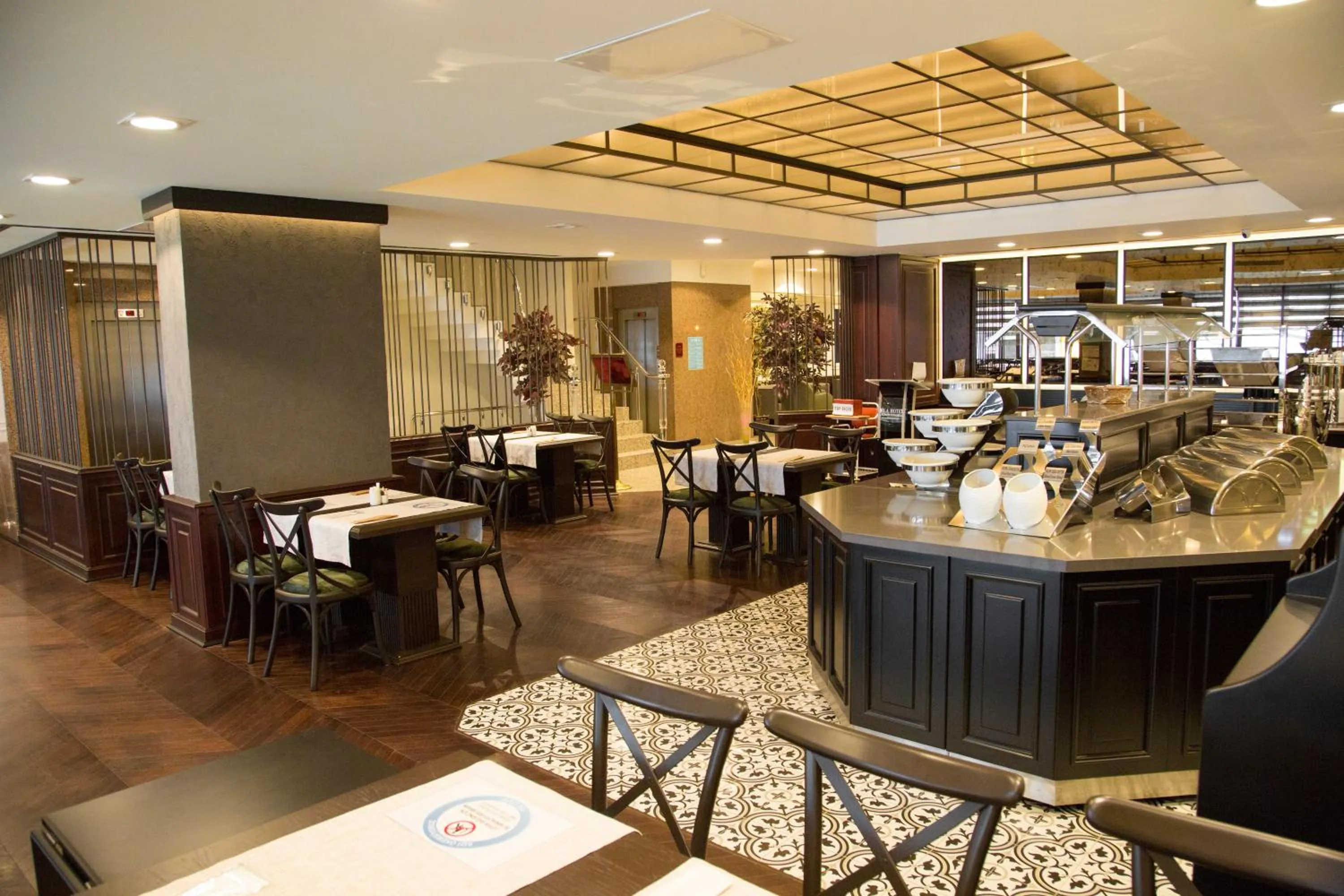 Restaurant/places to eat in Dila Hotel