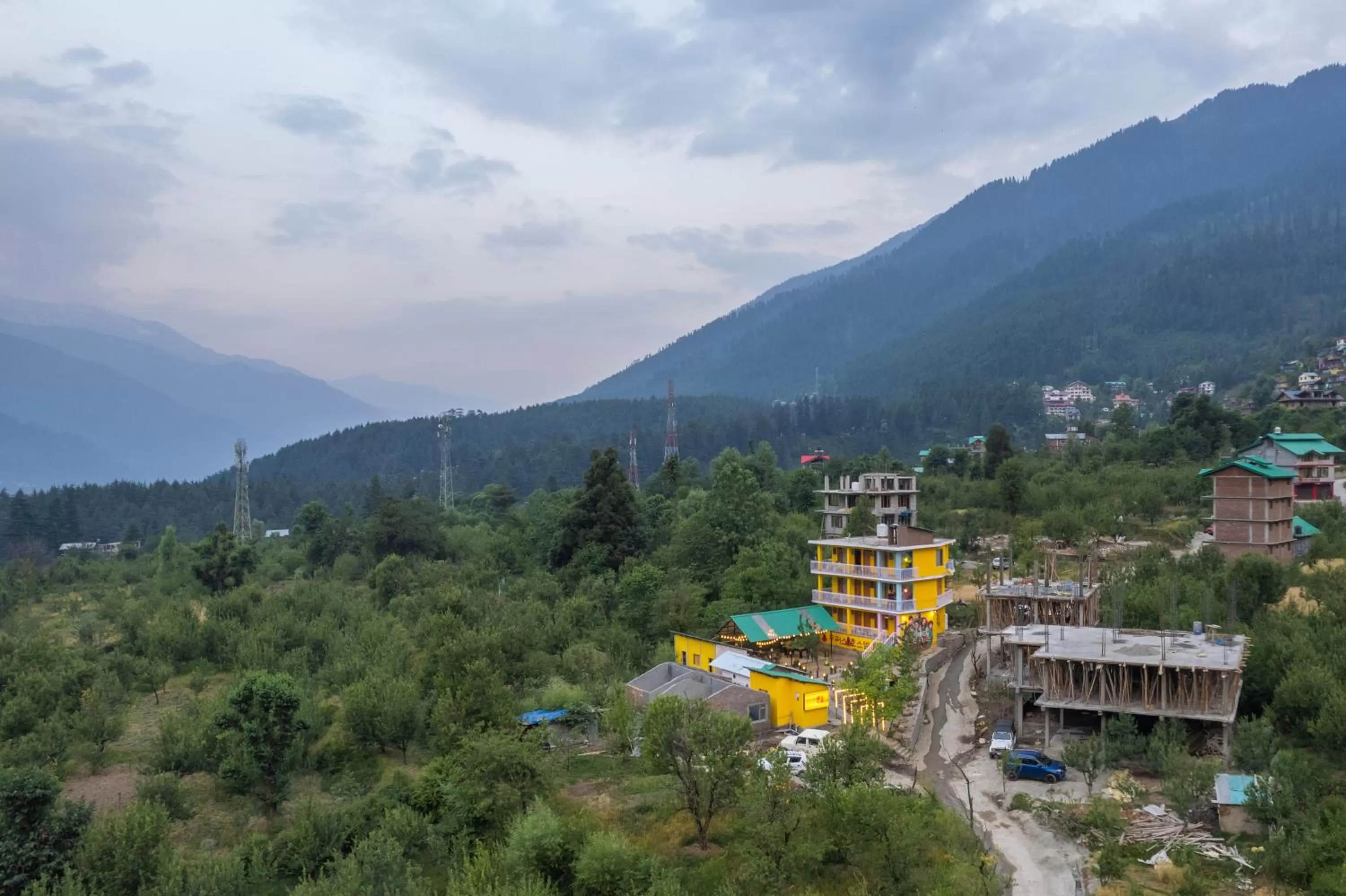 Bird's eye view in Whoopers Hostel Manali
