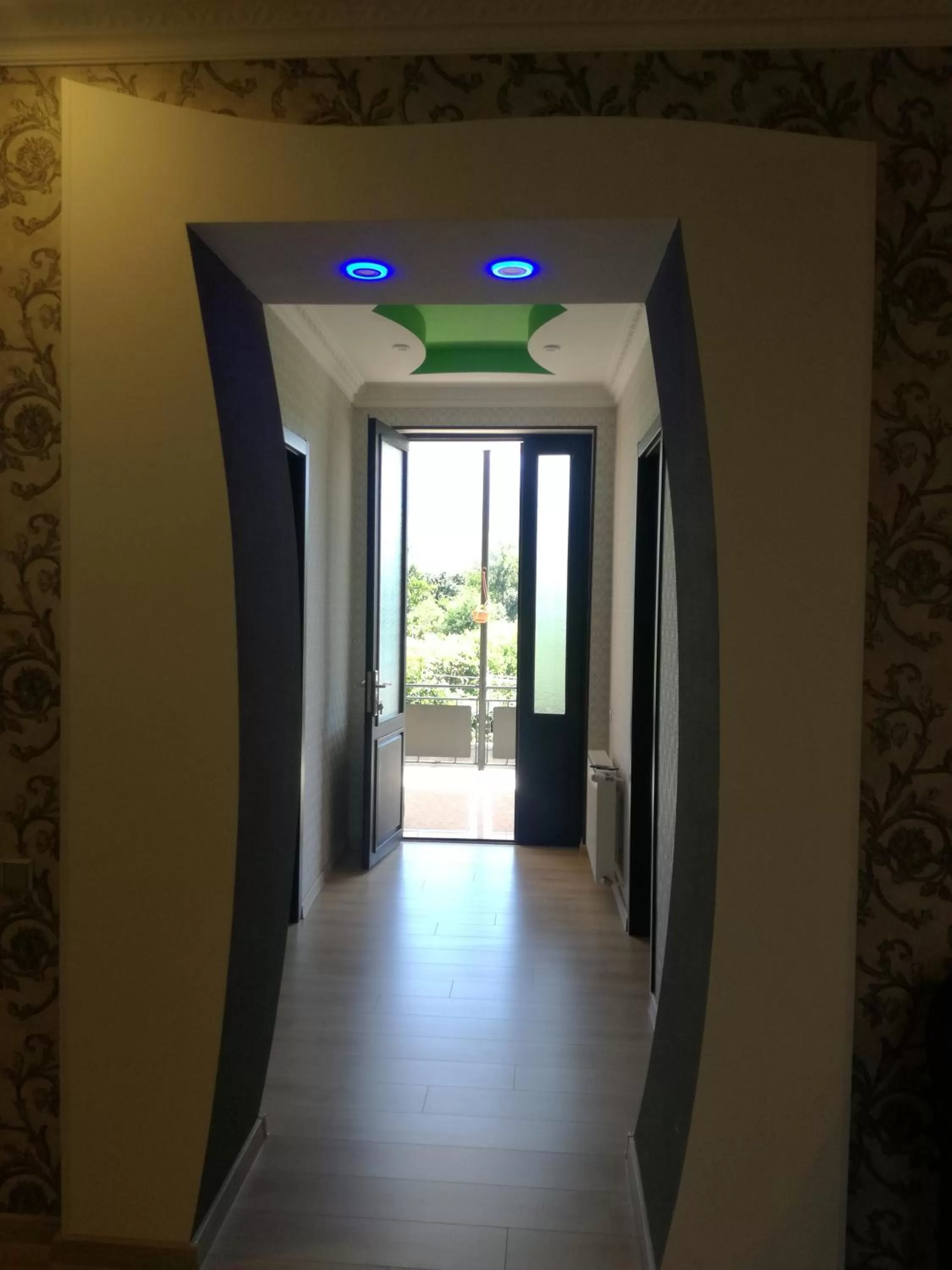 Communal lounge/ TV room in Guest House Kakheti