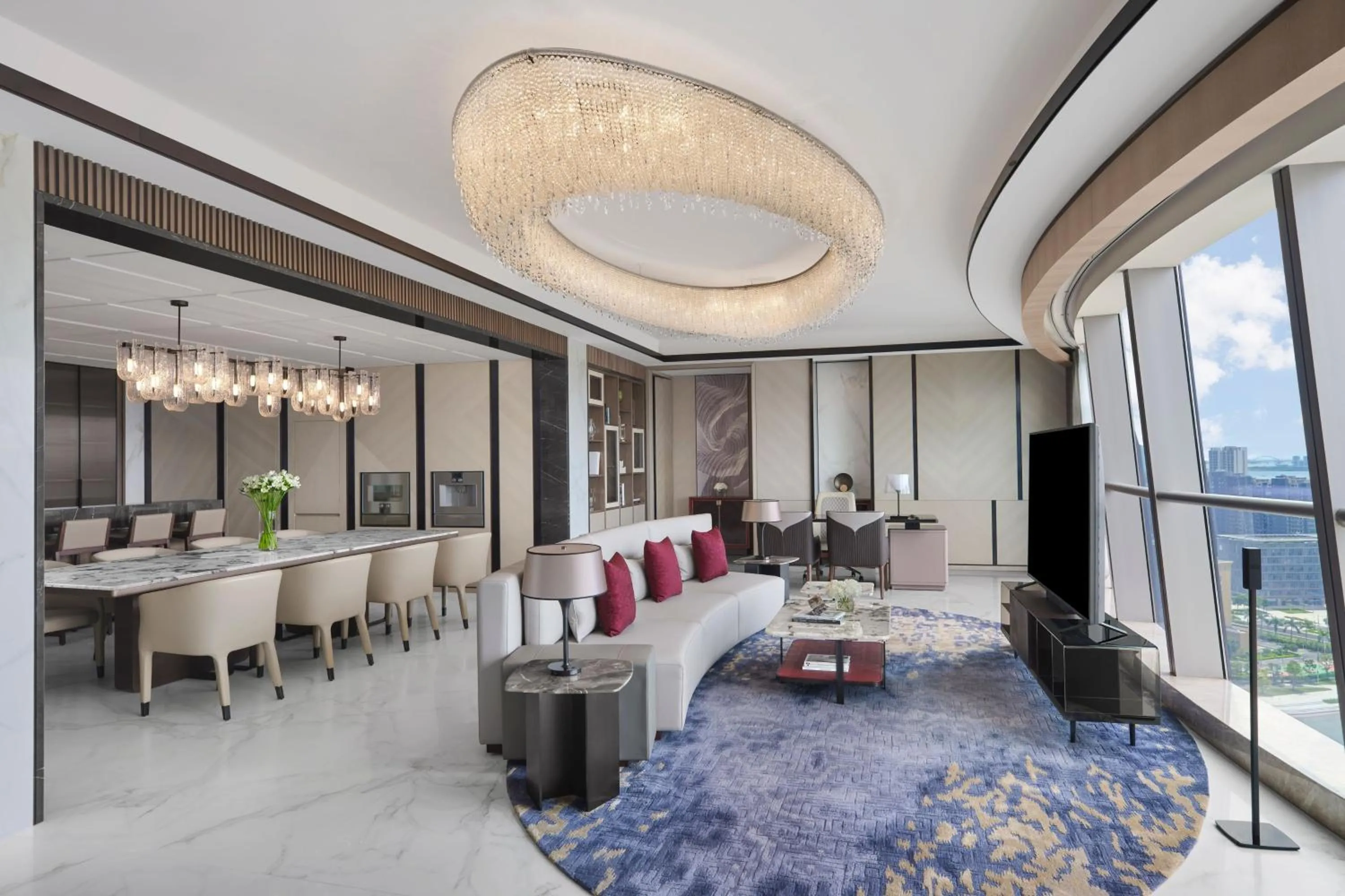 Living room, Bed in Zhuhai Marriott Hotel Jinwan