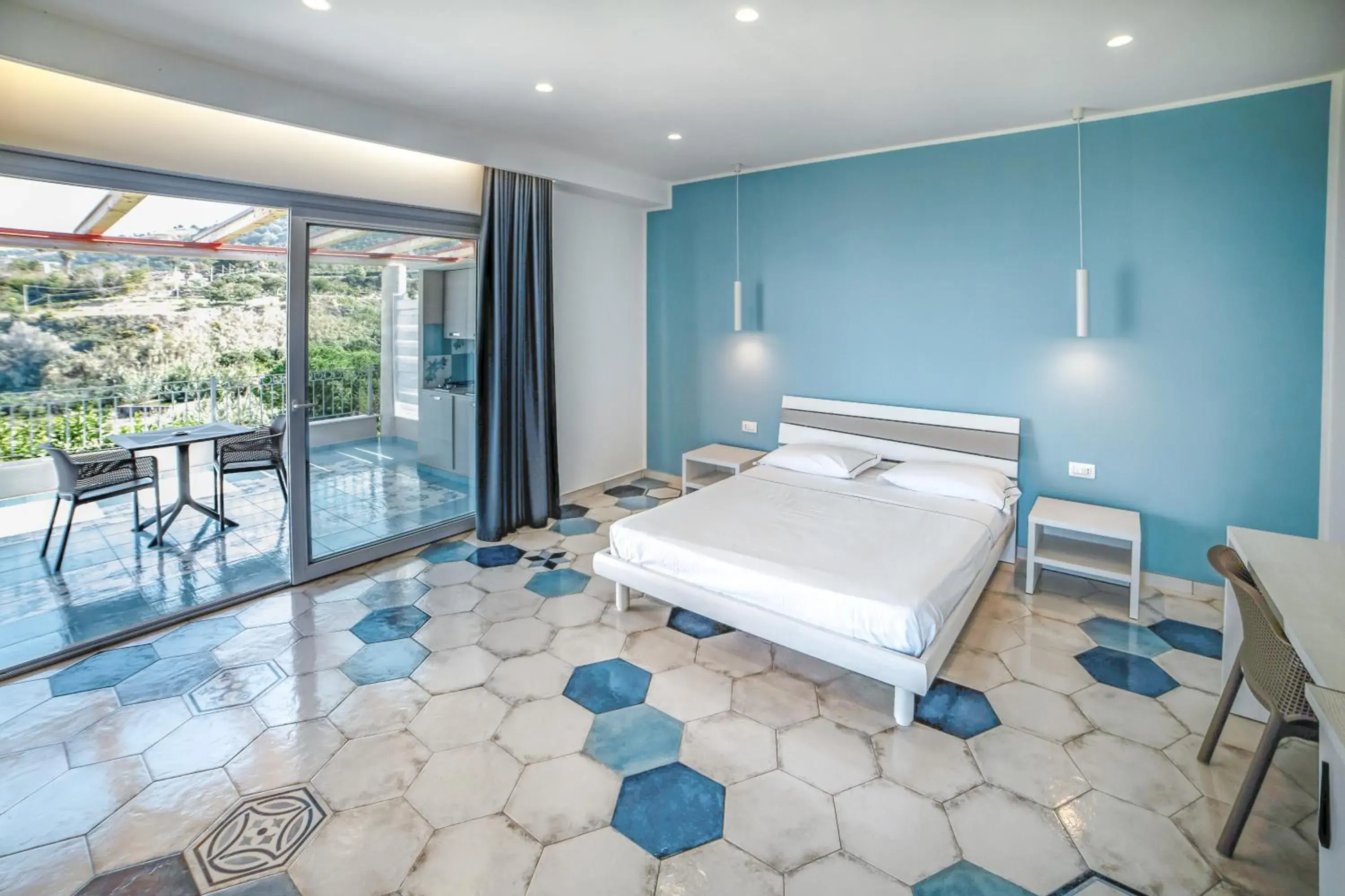 Deluxe Double Room with Sea View in Residence New Paradise Deluxe Double Room with Sea View in Residence New Paradise