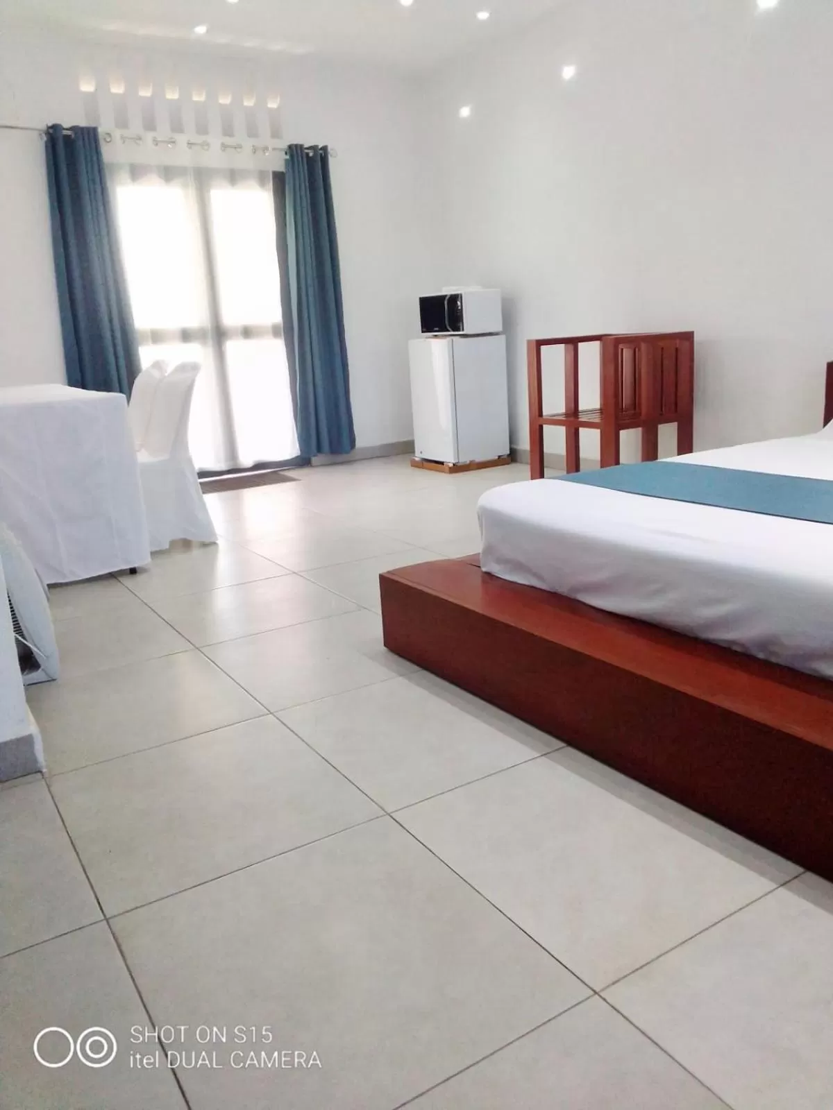 Bed in Le Majestic Toamasina Hotel