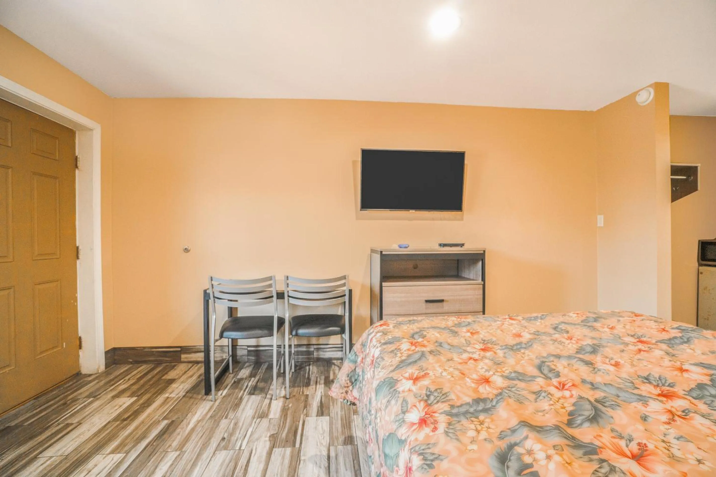 Bedroom, Bed in Days Inn by Wyndham Aransas Pass