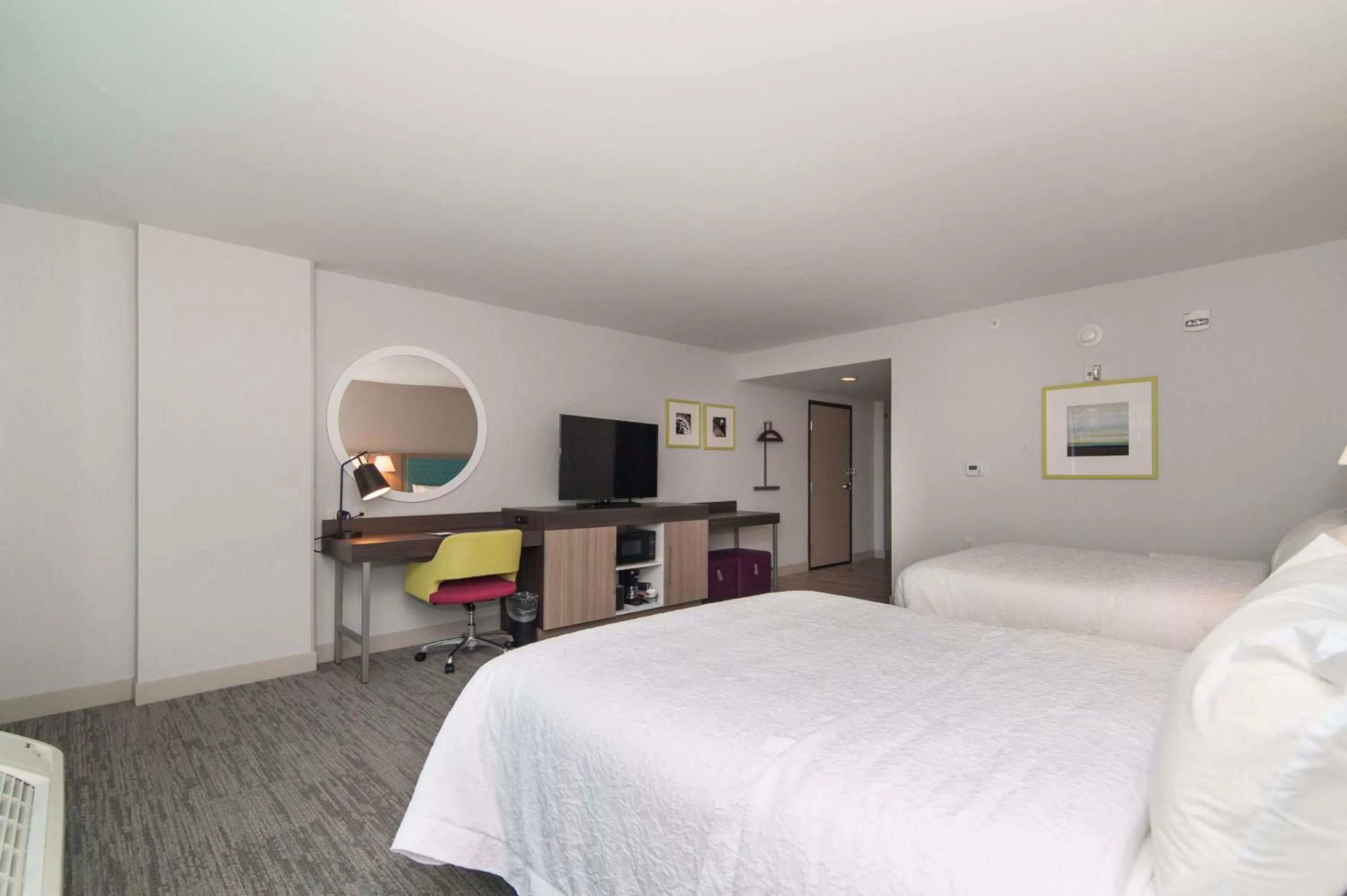 Bedroom, Bed in Hampton Inn Norwich