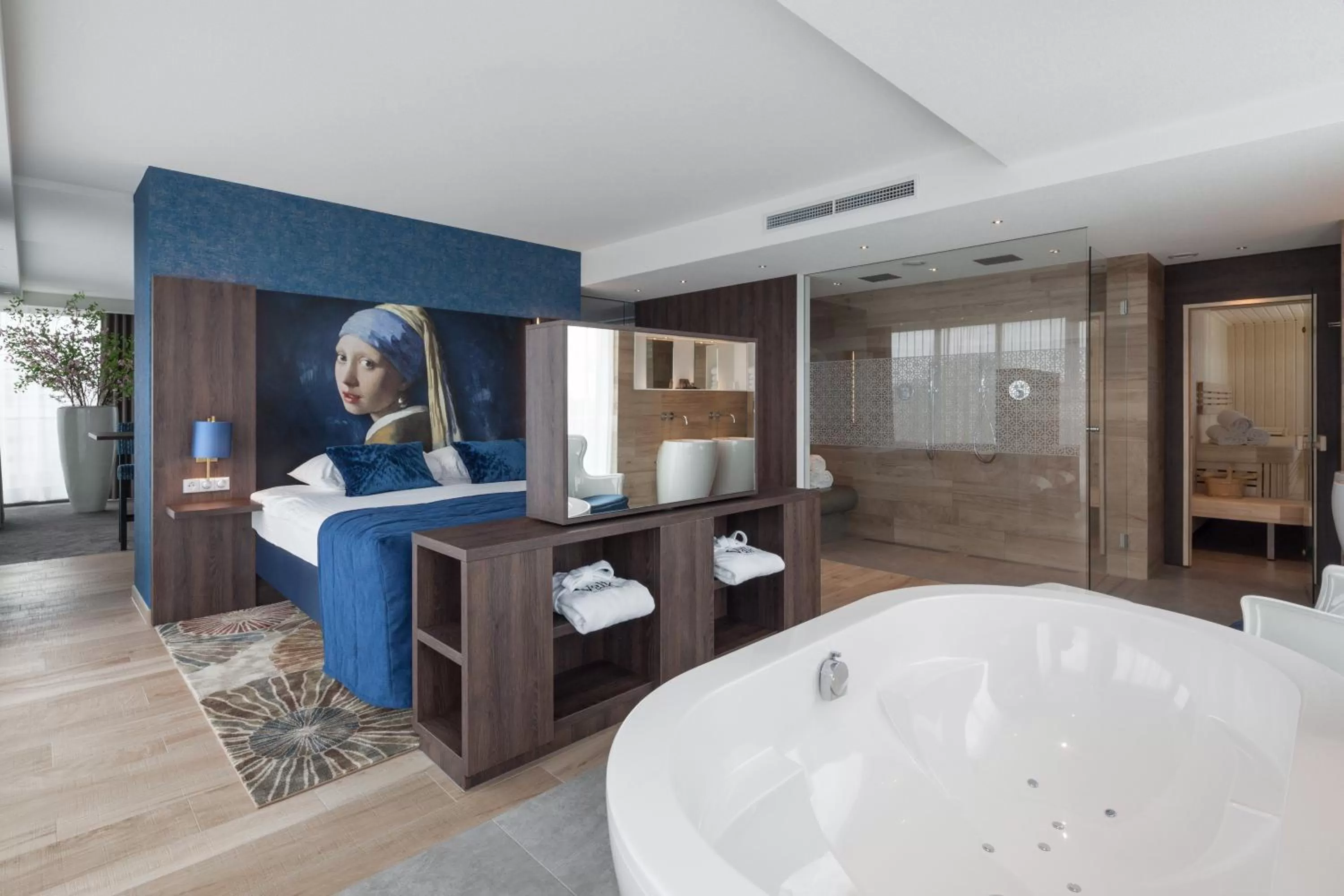 Bathroom, Bed in Van der Valk Hotel Haarlem