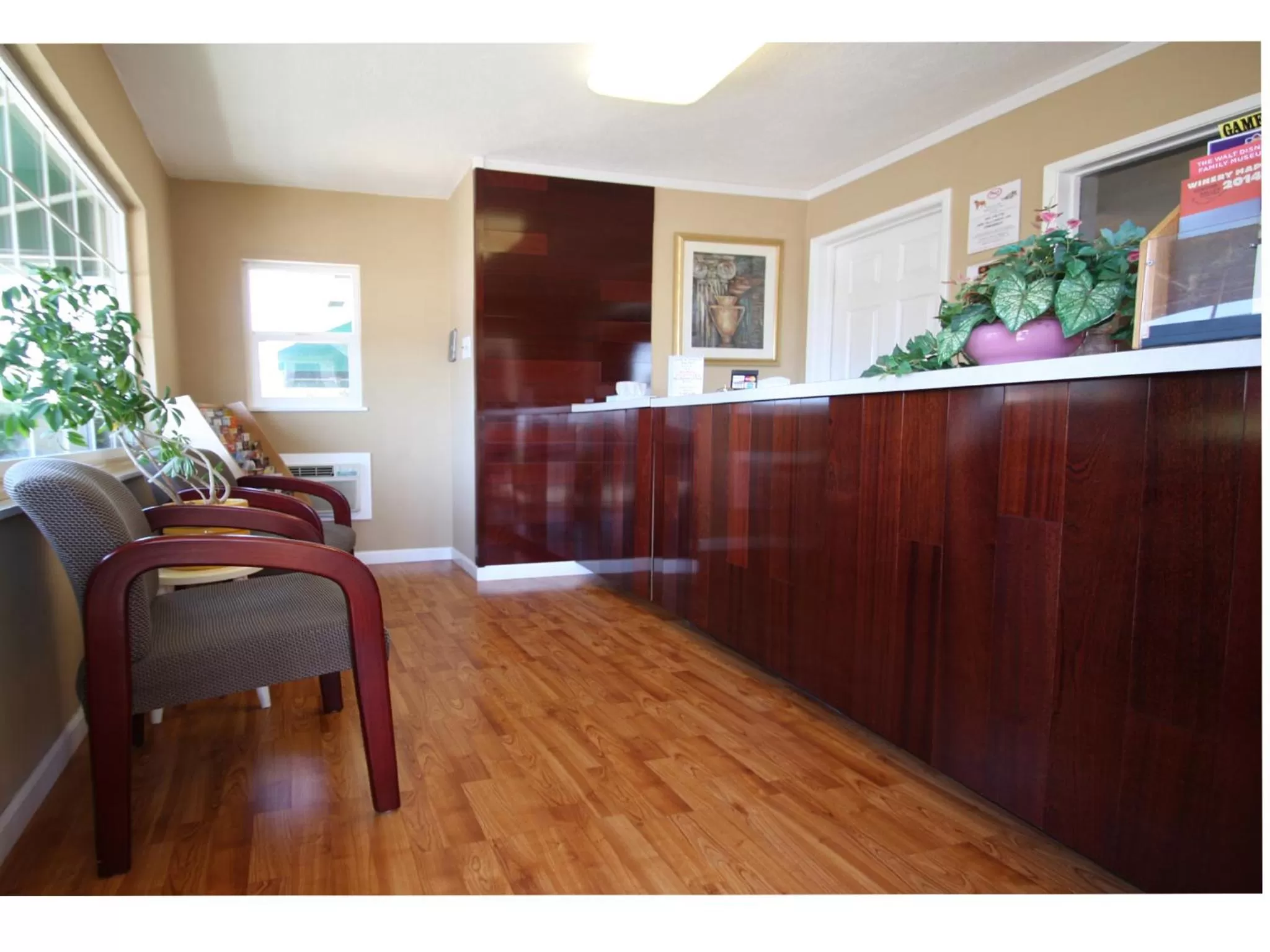 Lobby or reception, Lobby/Reception in Redwood Inn