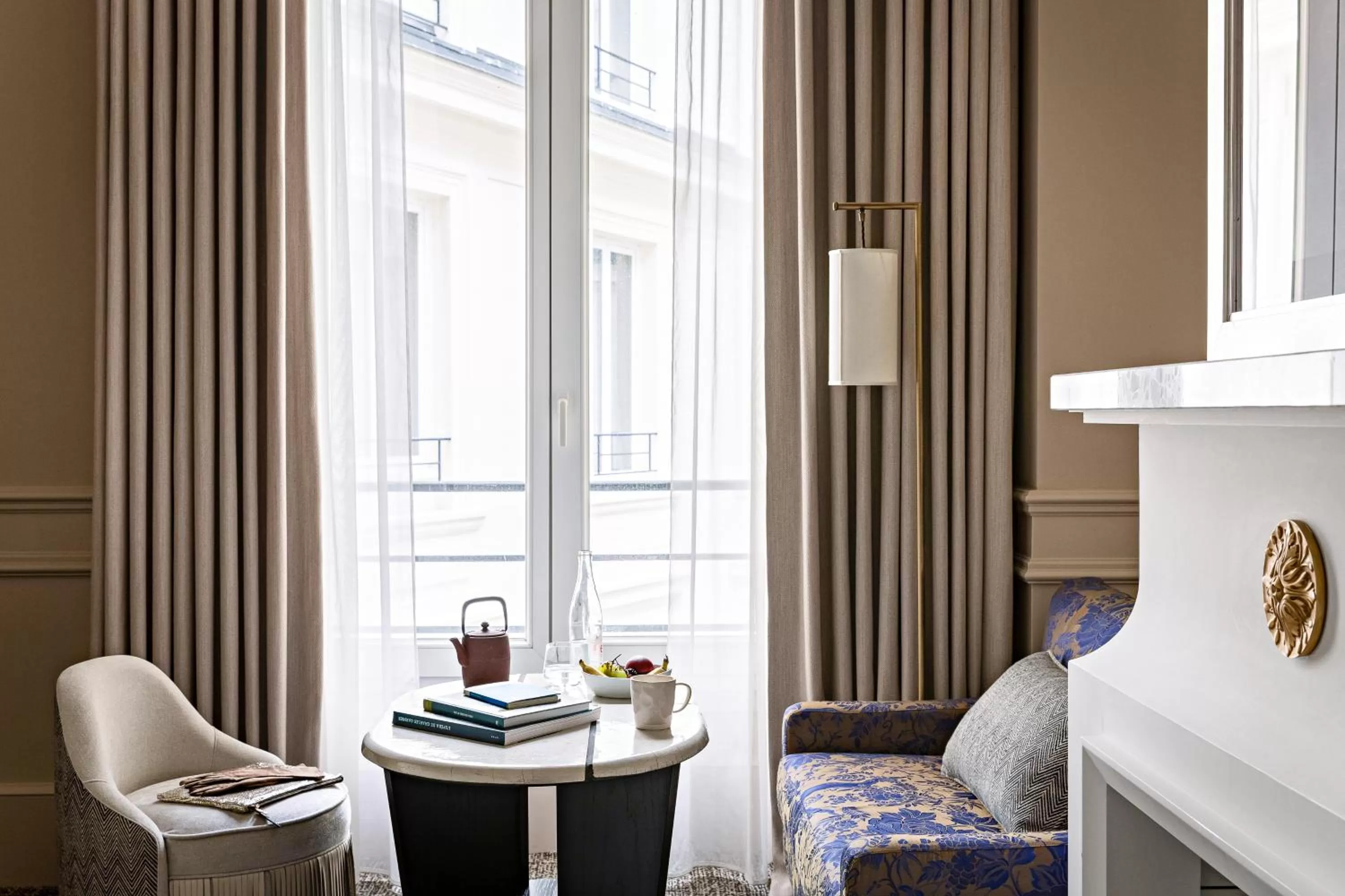 View (from property/room), Bed in Sofitel Le Scribe Paris Opera