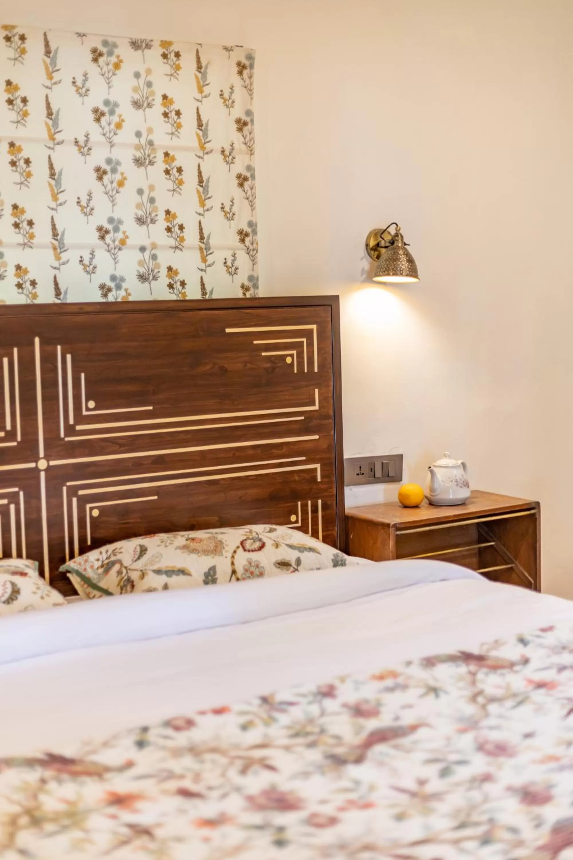 Bedroom, Bed in Seclude Shimla, Taraview